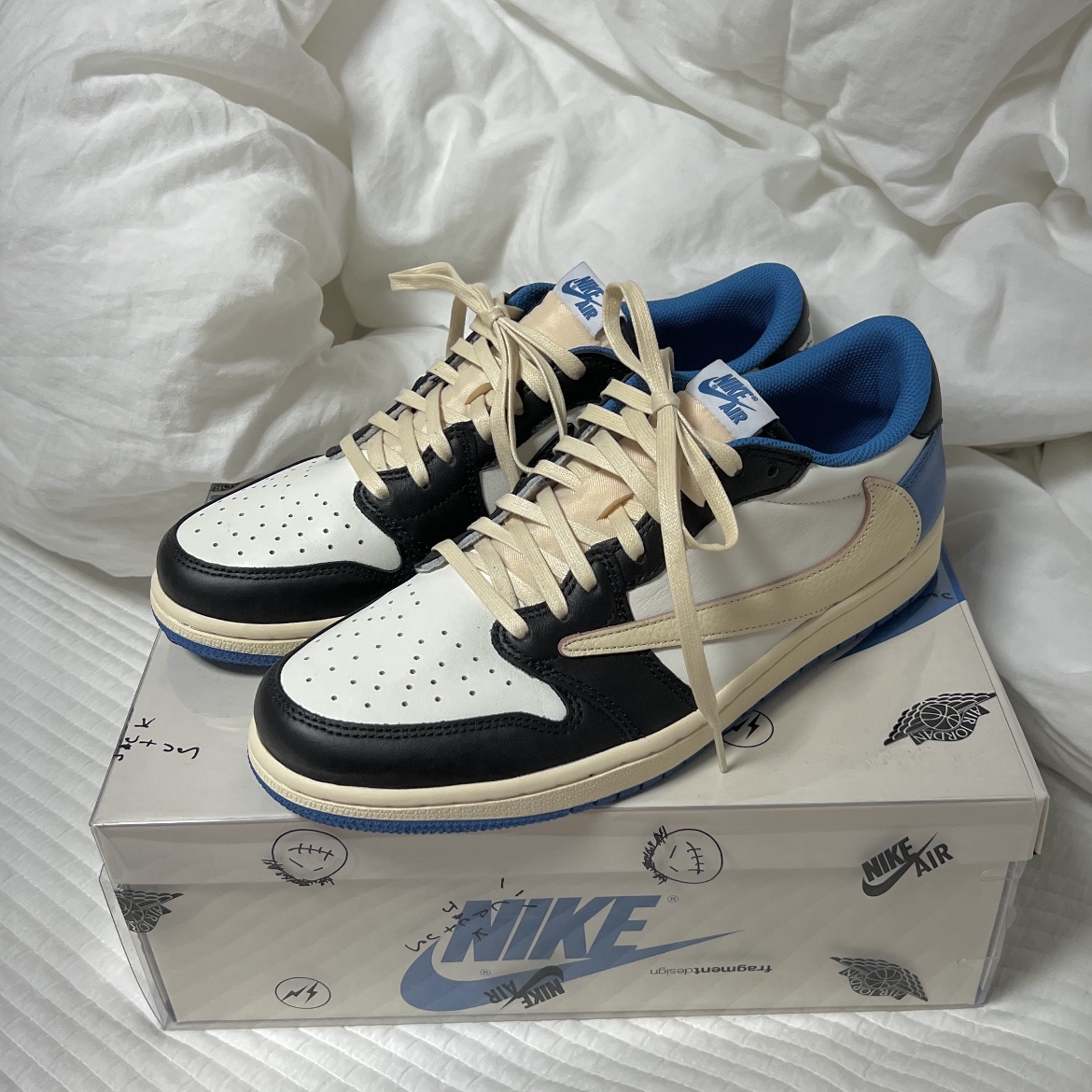 Jordan 1 x Travis Scott x Fragment Retro Low OG SP Military Blue 착용 스타일 - 2