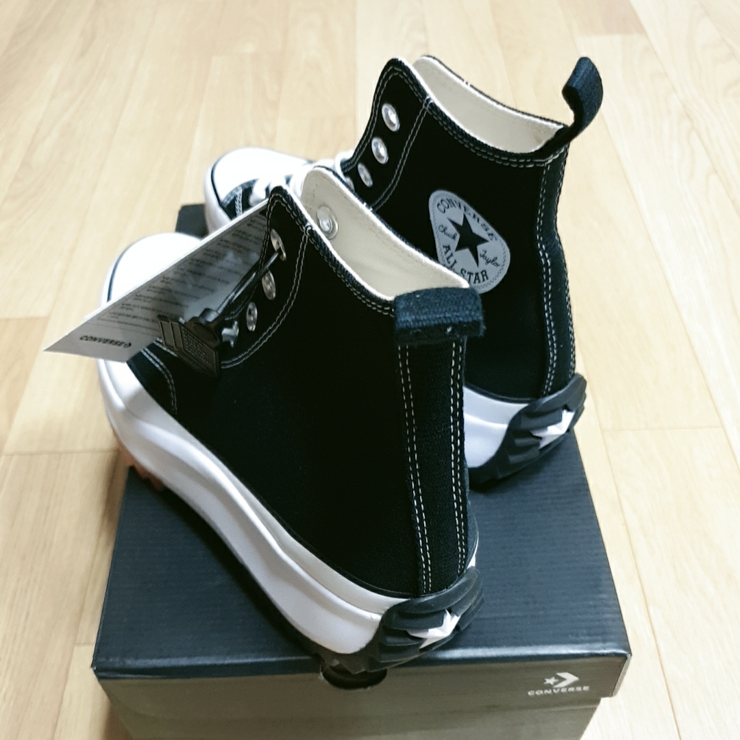 Converse Run Star Hike Hi Black White Gum 착용 스타일 - 3