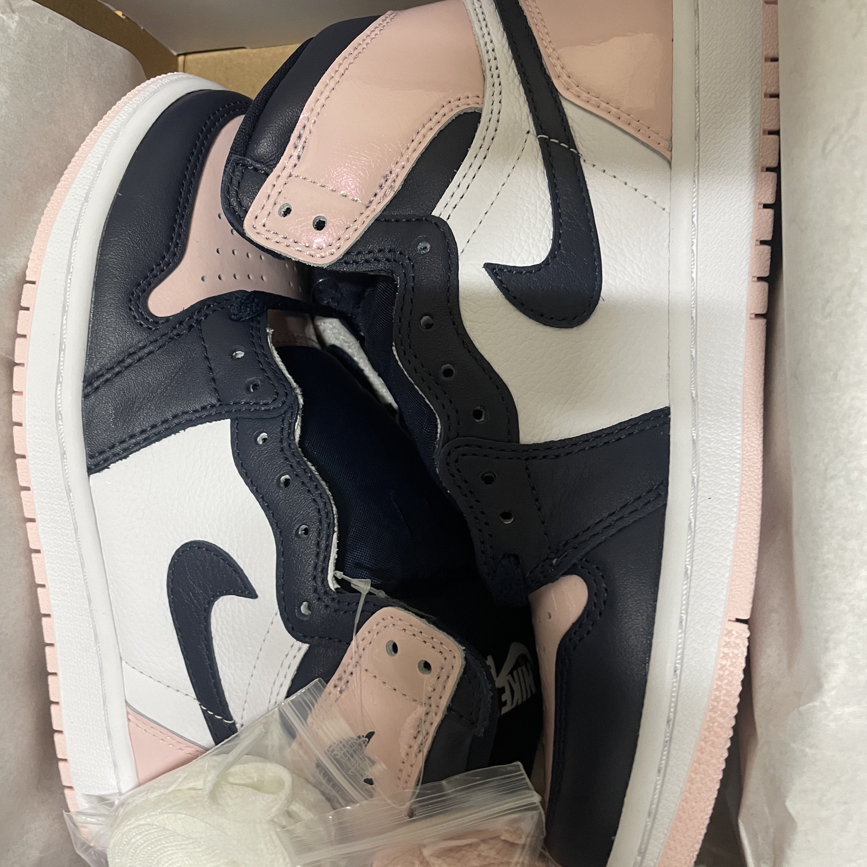 (W) Jordan 1 Retro High OG Atmosphere 착용 스타일