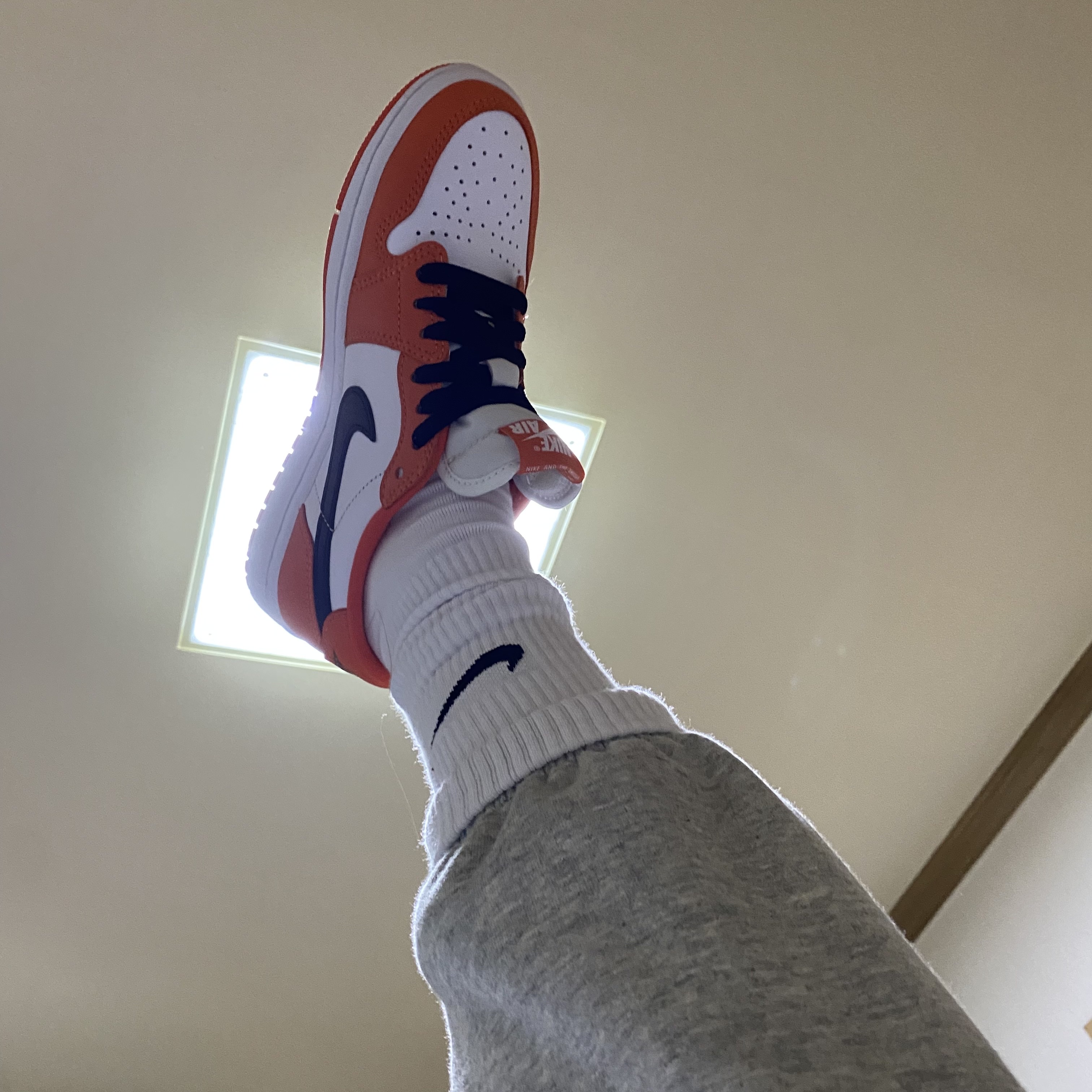 Jordan 1 Low OG Starfish, (W) Jordan 1 Low OG Starfish 착용 스타일