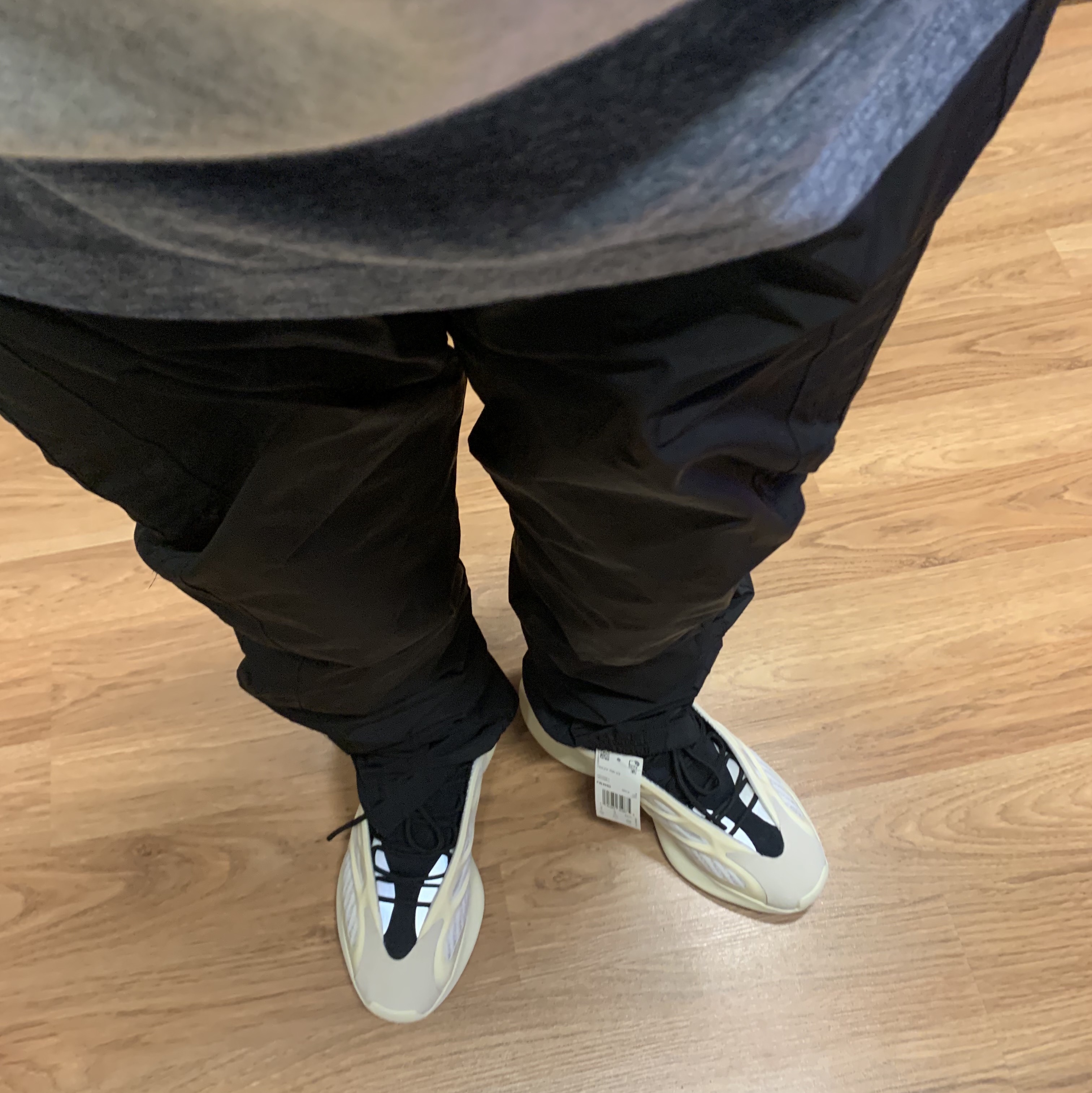 Adidas Yeezy 700 V3 Azael 2019 착용 스타일 - 1