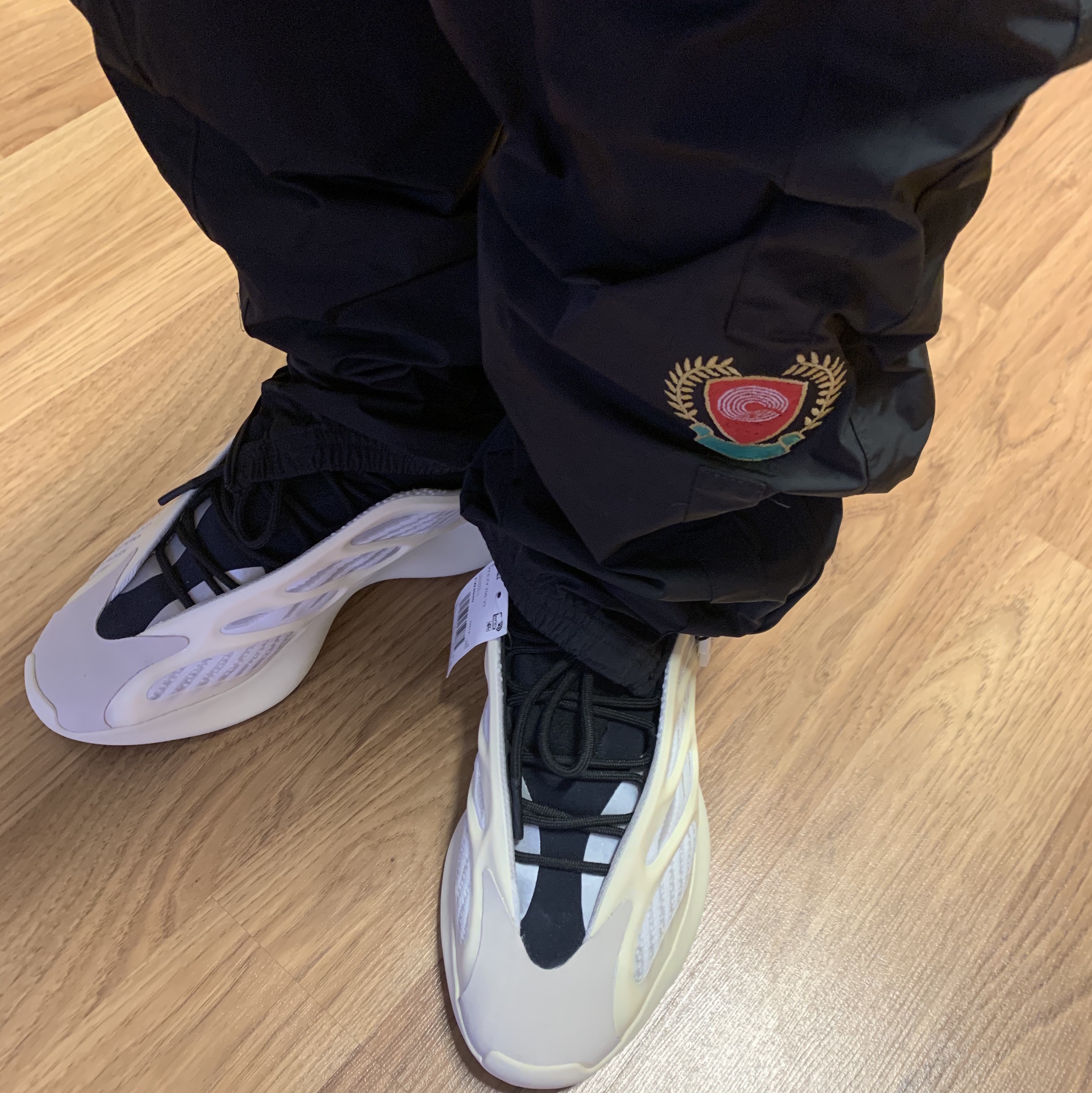 Adidas Yeezy 700 V3 Azael 2019 착용 스타일 - 3