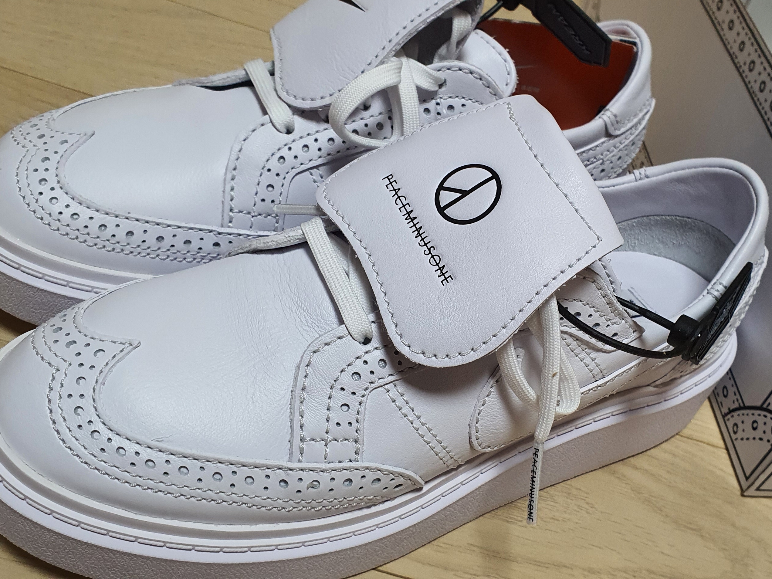 Nike x Peaceminusone Kwondo1 White 착용 스타일 - 3