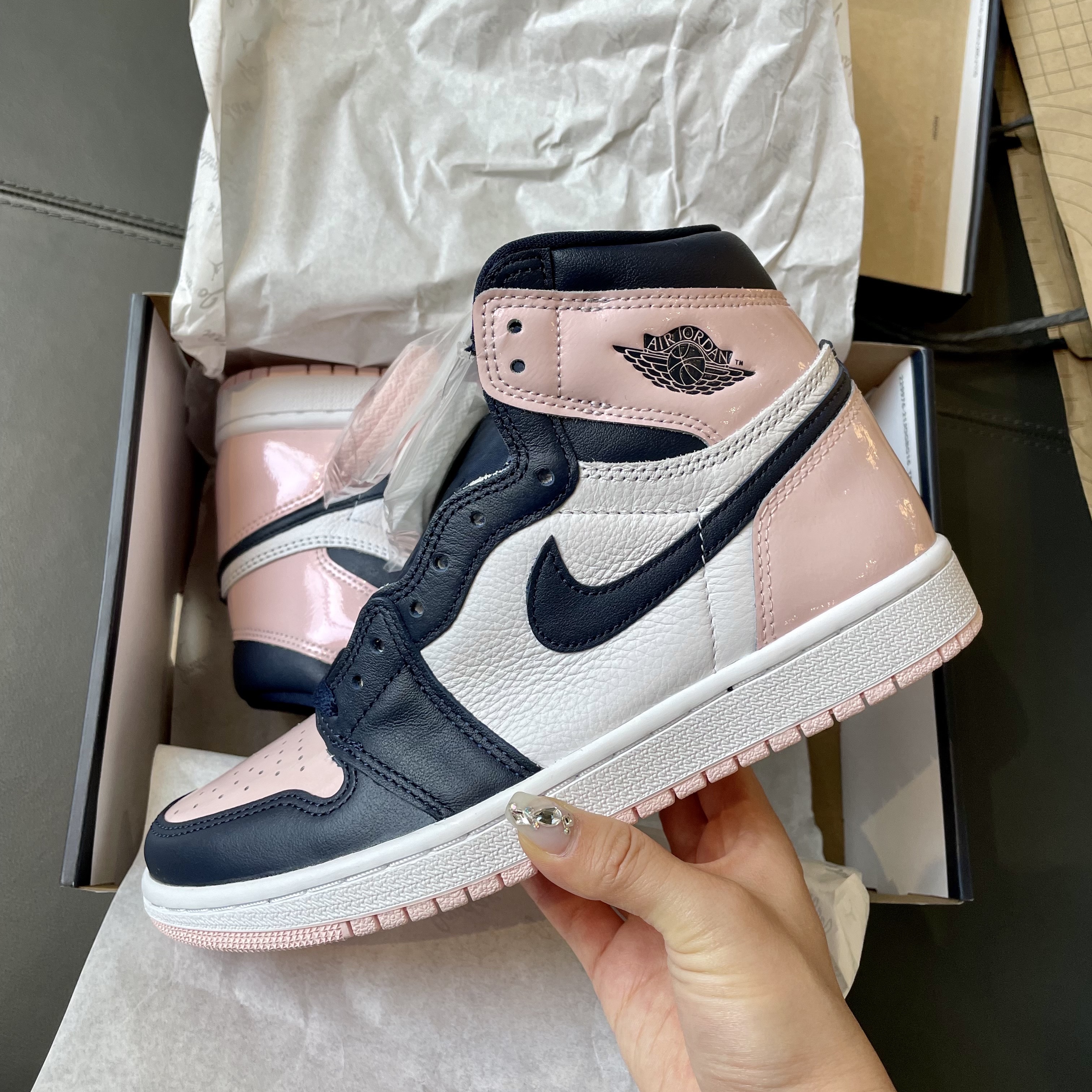 (W) Jordan 1 Retro High OG Atmosphere 착용 스타일