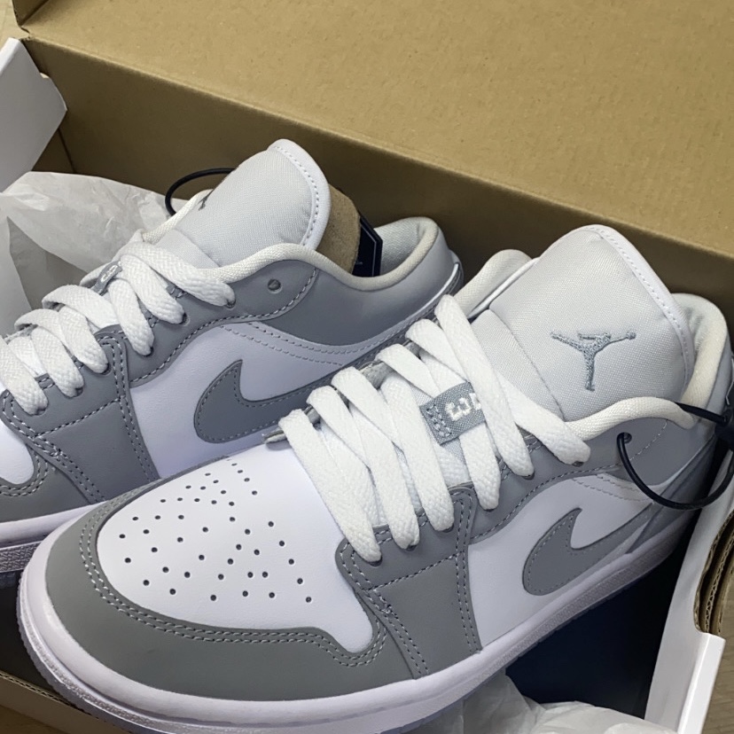 (W) Jordan 1 Low White Wolf Grey 착용 스타일 - 2