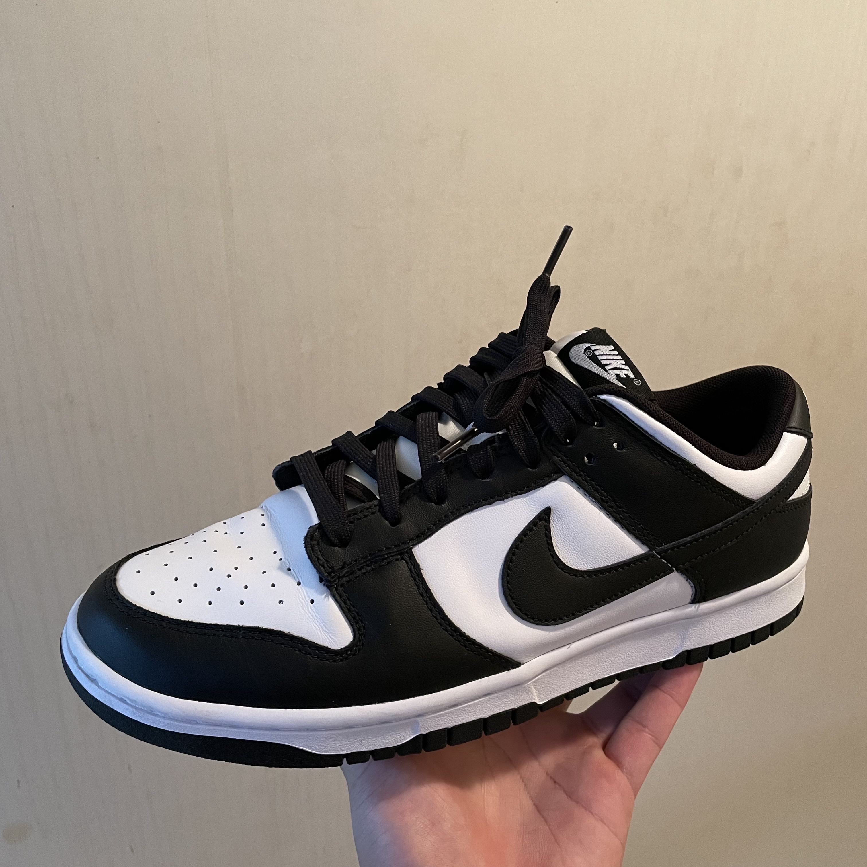 Nike Dunk Low Retro Black 착용 스타일 - 1