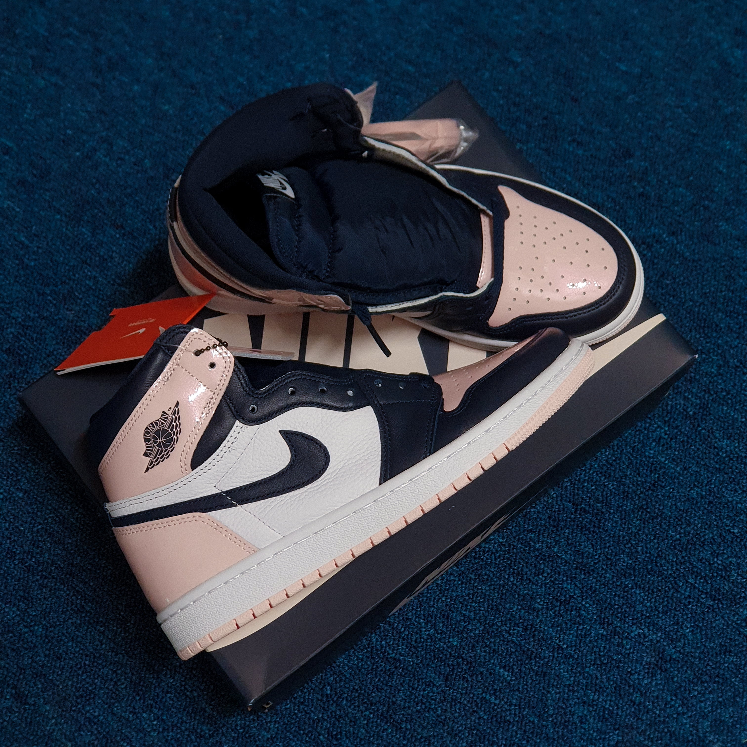 (W) Jordan 1 Retro High OG Atmosphere 착용 스타일 - 1