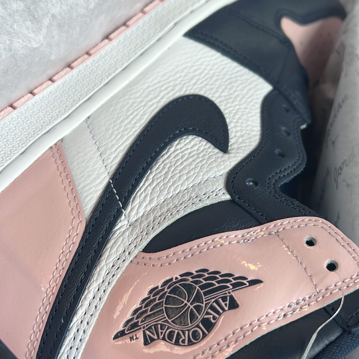 (W) Jordan 1 Retro High OG Atmosphere 착용 스타일 - 1