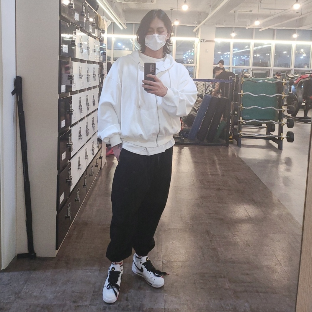 Nike x Peaceminusone Air Force 1 Low Para-Noise 2.0 착용 스타일