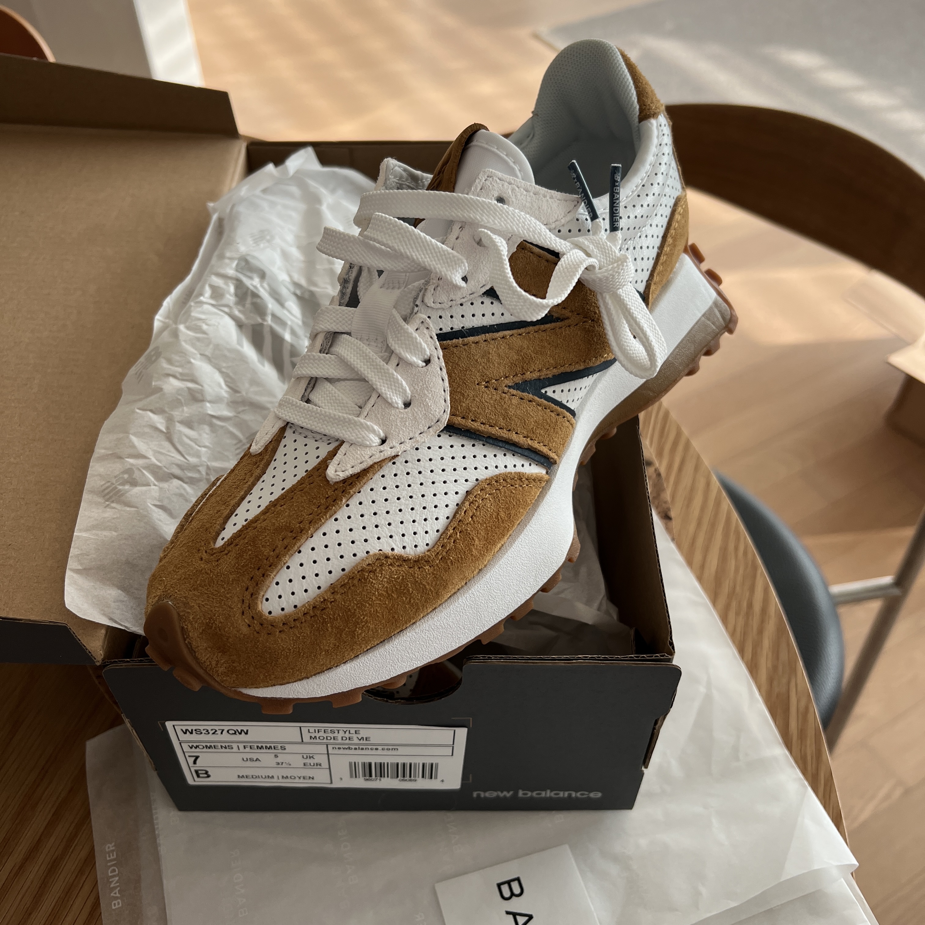 (W) New Balance x Bandier 327 Workwear Indigo 착용 스타일
