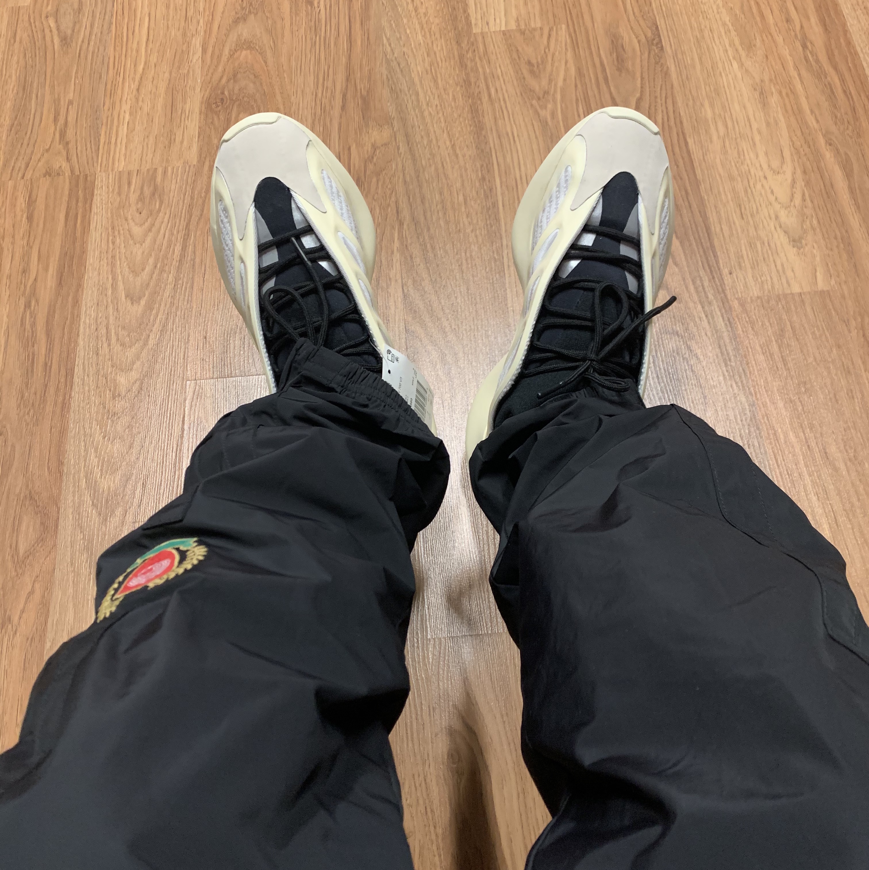Adidas Yeezy 700 V3 Azael 2019 착용 스타일 - 2
