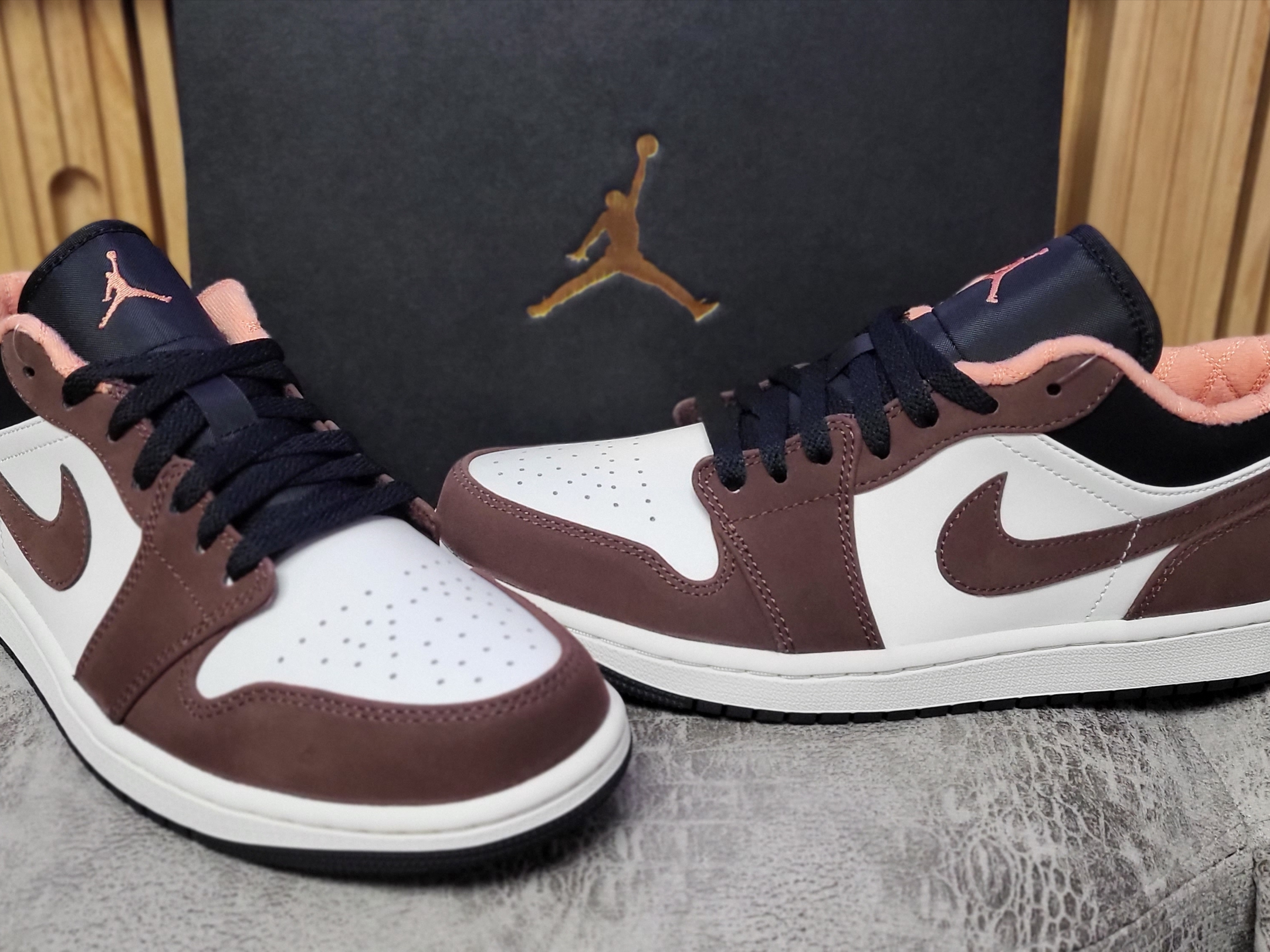 Jordan 1 Low SE Chocolate Bliss 착용 스타일 - 2