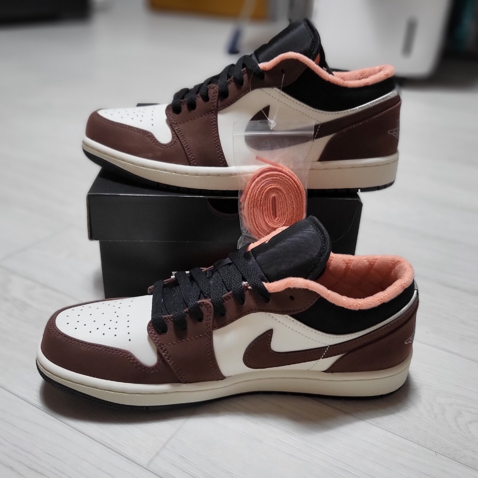 Jordan 1 Low SE Chocolate Bliss 착용 스타일 - 5