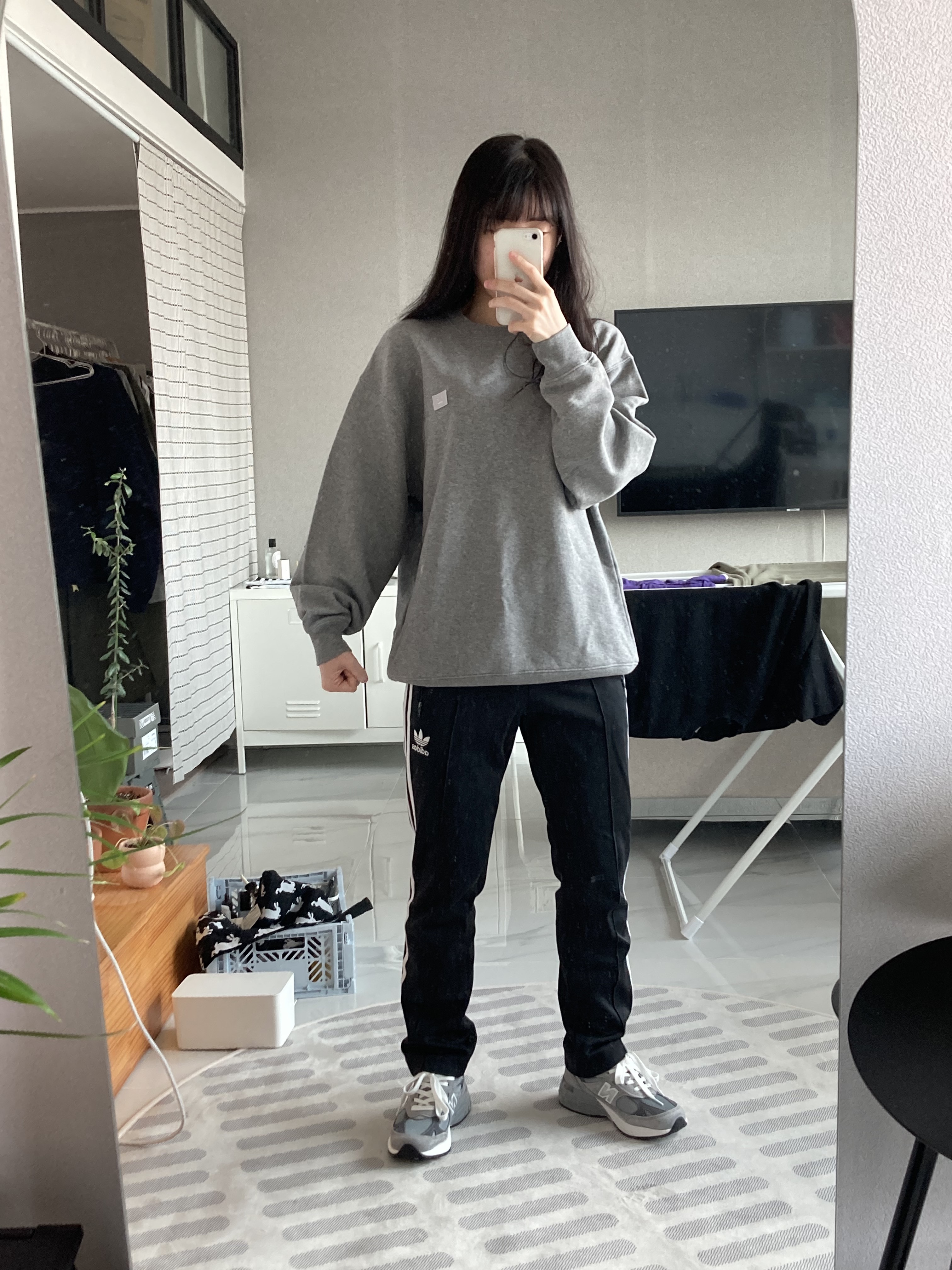 (W) New Balance 993 Made in USA Grey - B Standard, Acne Studios Forba Face Crewneck Sweatshirt Light Grey Melange 착용 스타일