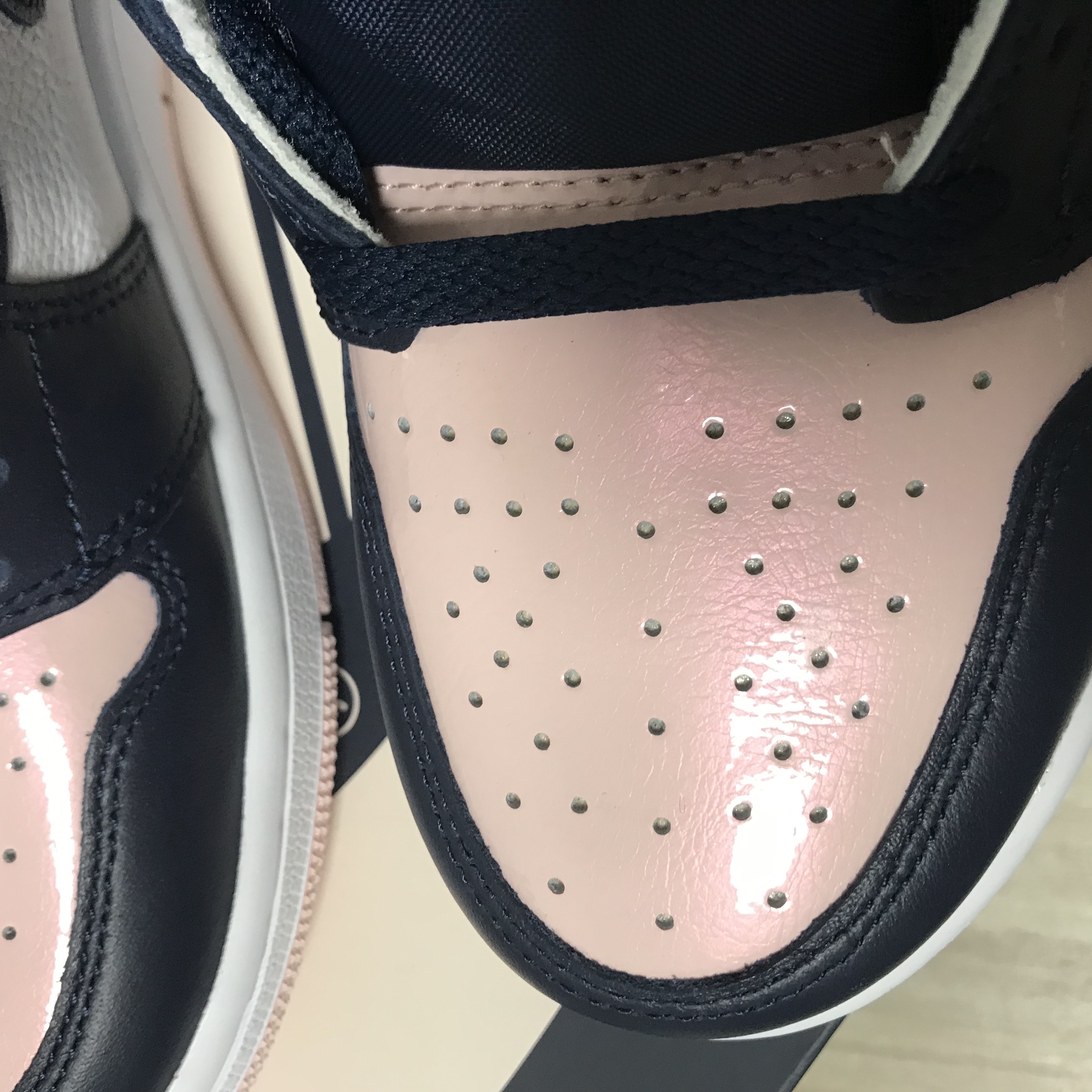 (W) Jordan 1 Retro High OG Atmosphere 착용 스타일 - 2