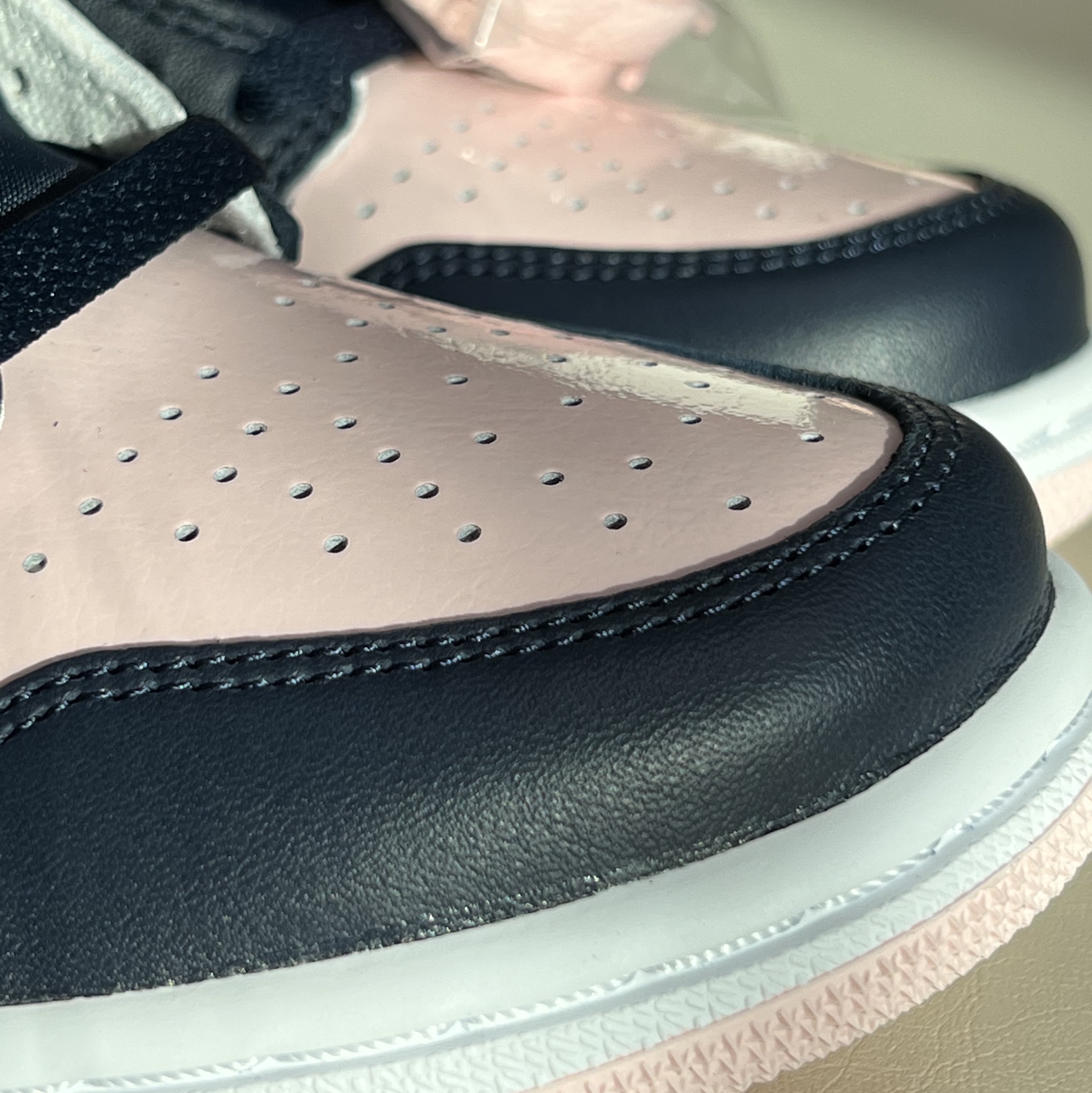 (W) Jordan 1 Retro High OG Atmosphere 착용 스타일 - 4