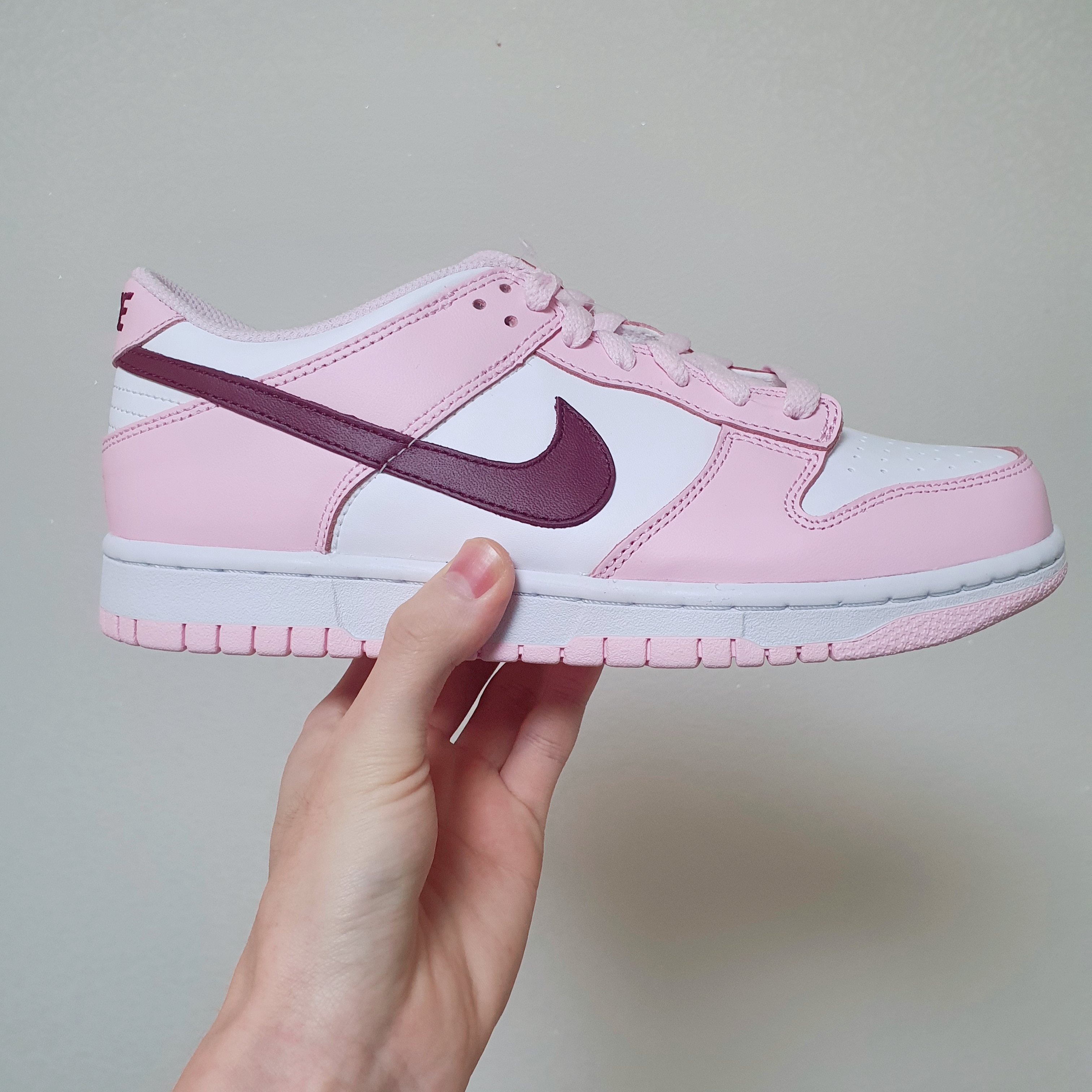 (GS) Nike Dunk Low Pink Foam 착용 스타일 - 1