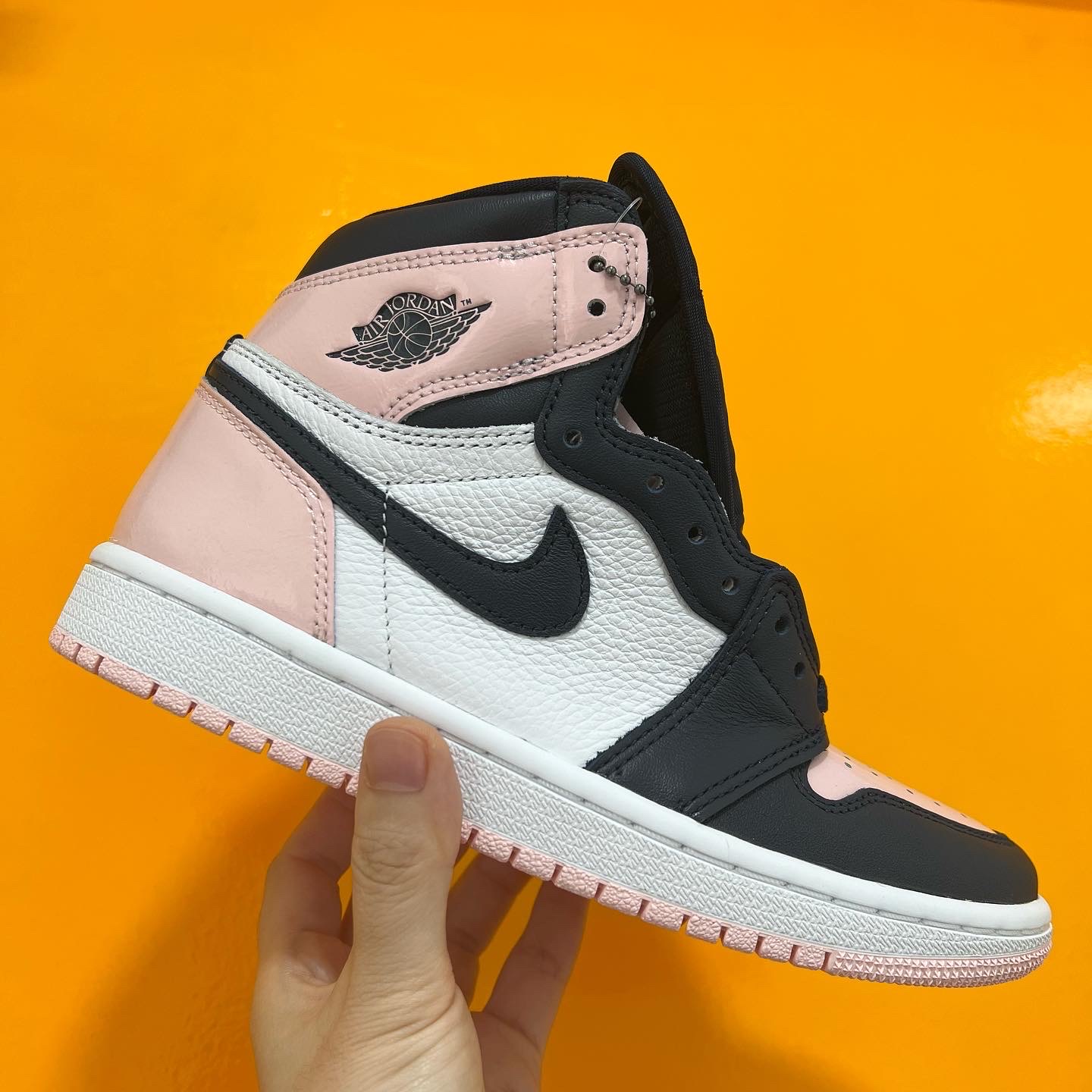 (W) Jordan 1 Retro High OG Atmosphere 착용 스타일 - 1