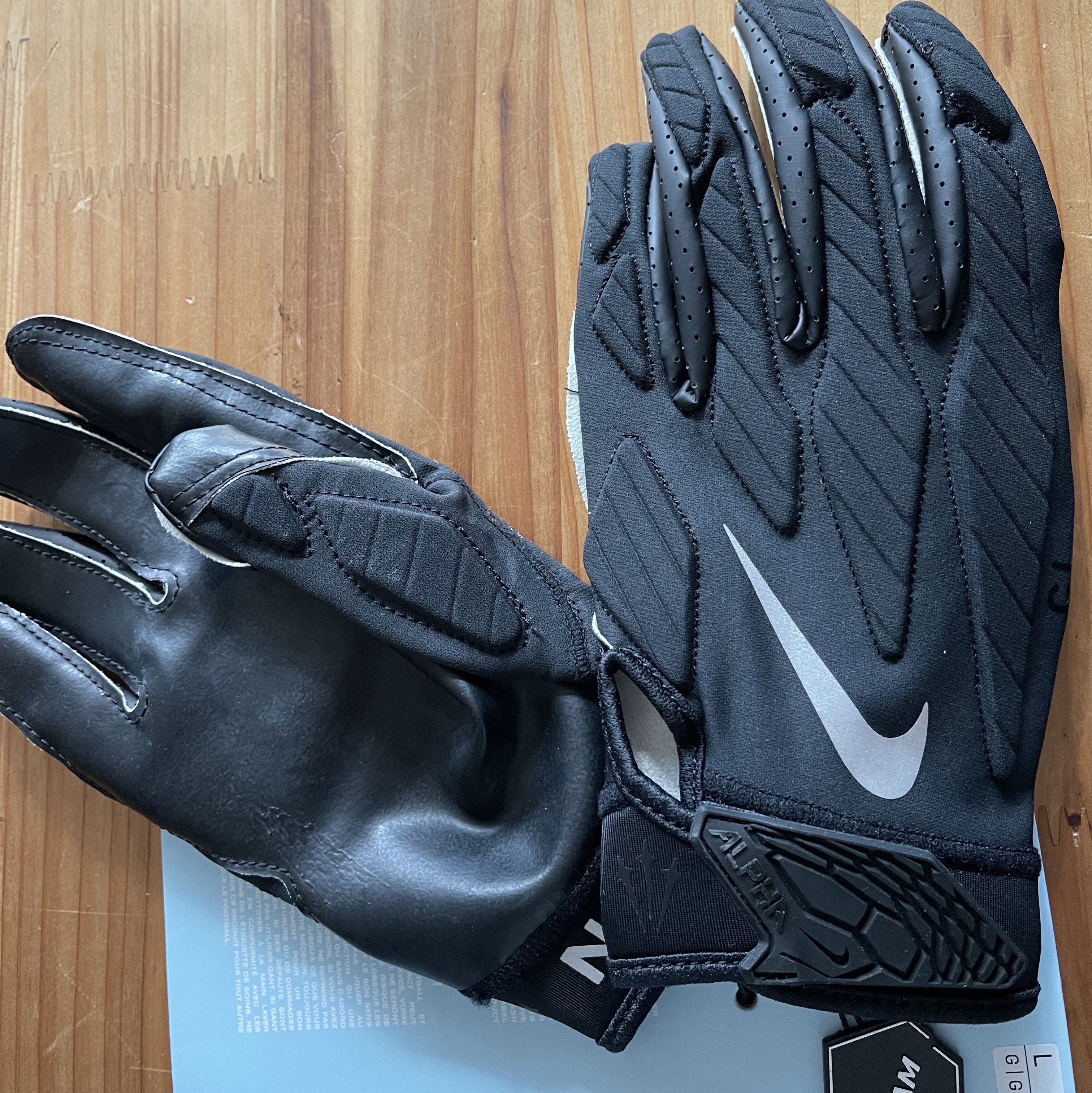 Nike x Drake Nocta Gloves Black 착용 스타일