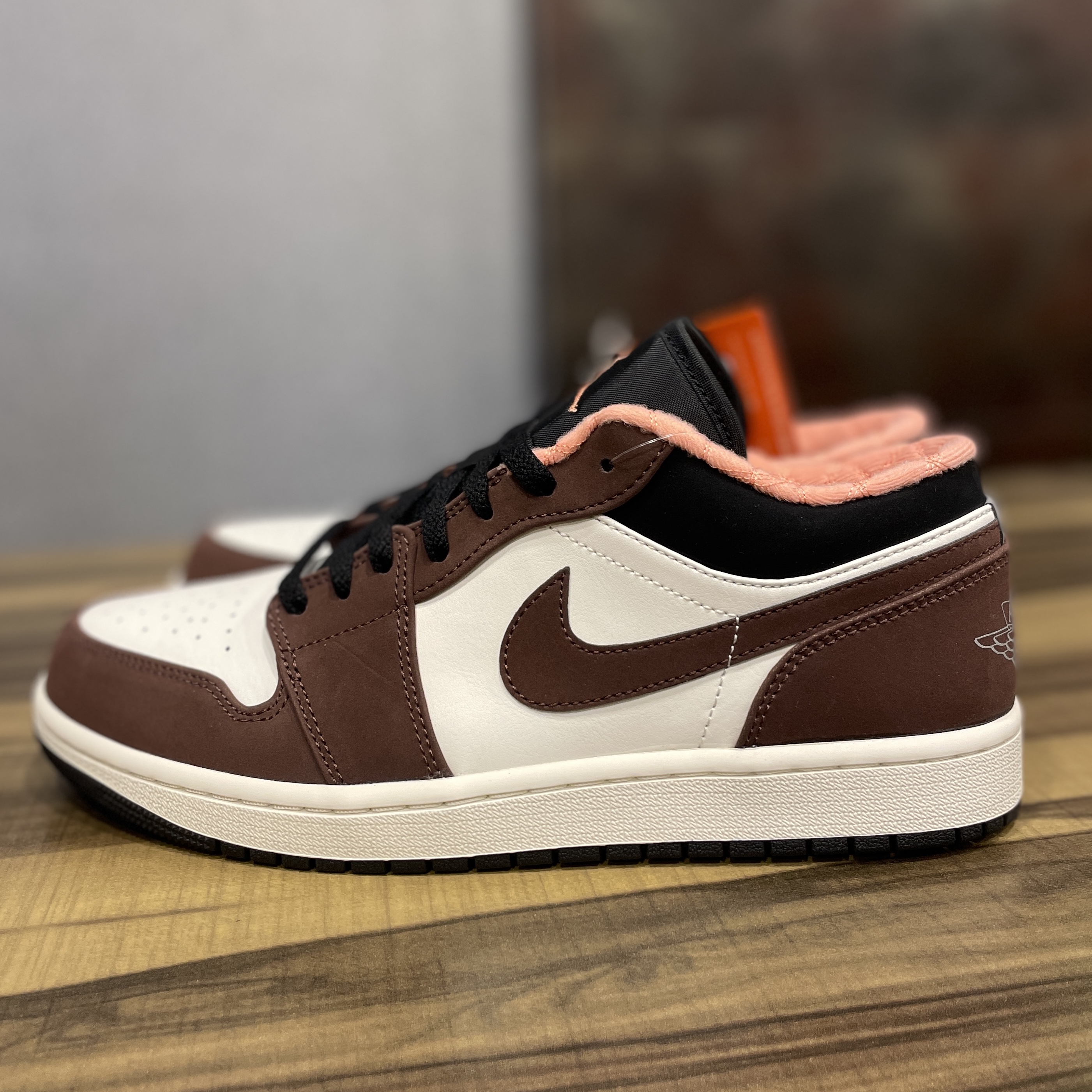 Jordan 1 Low SE Chocolate Bliss 착용 스타일