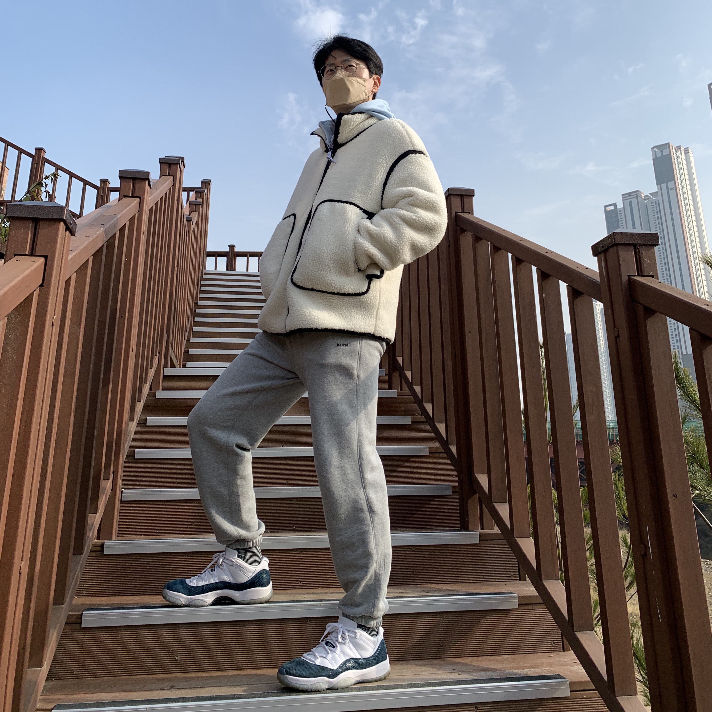 Jordan 11 Retro Low Navy Snakeskin 2019 착용 스타일 - 1