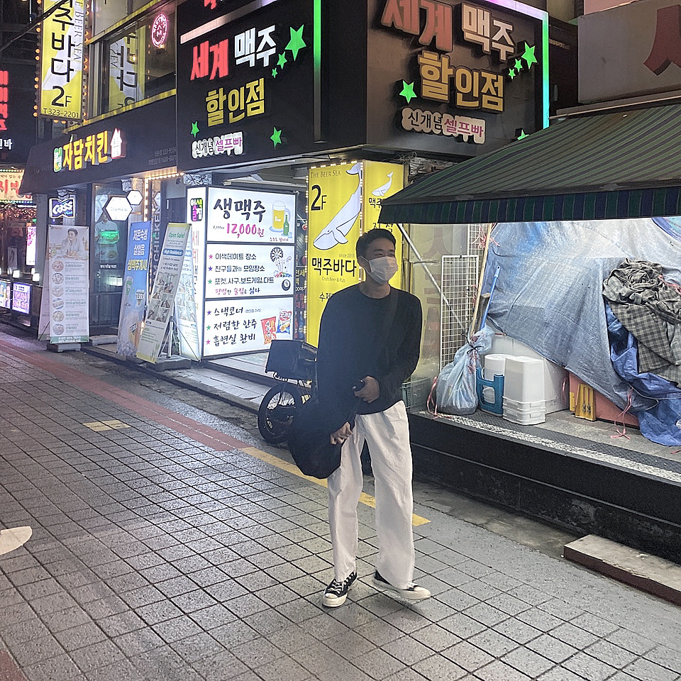 Nike x Peaceminusone Kwondo1 White, Converse Chuck 70 Ox Black - Standard 착용 스타일