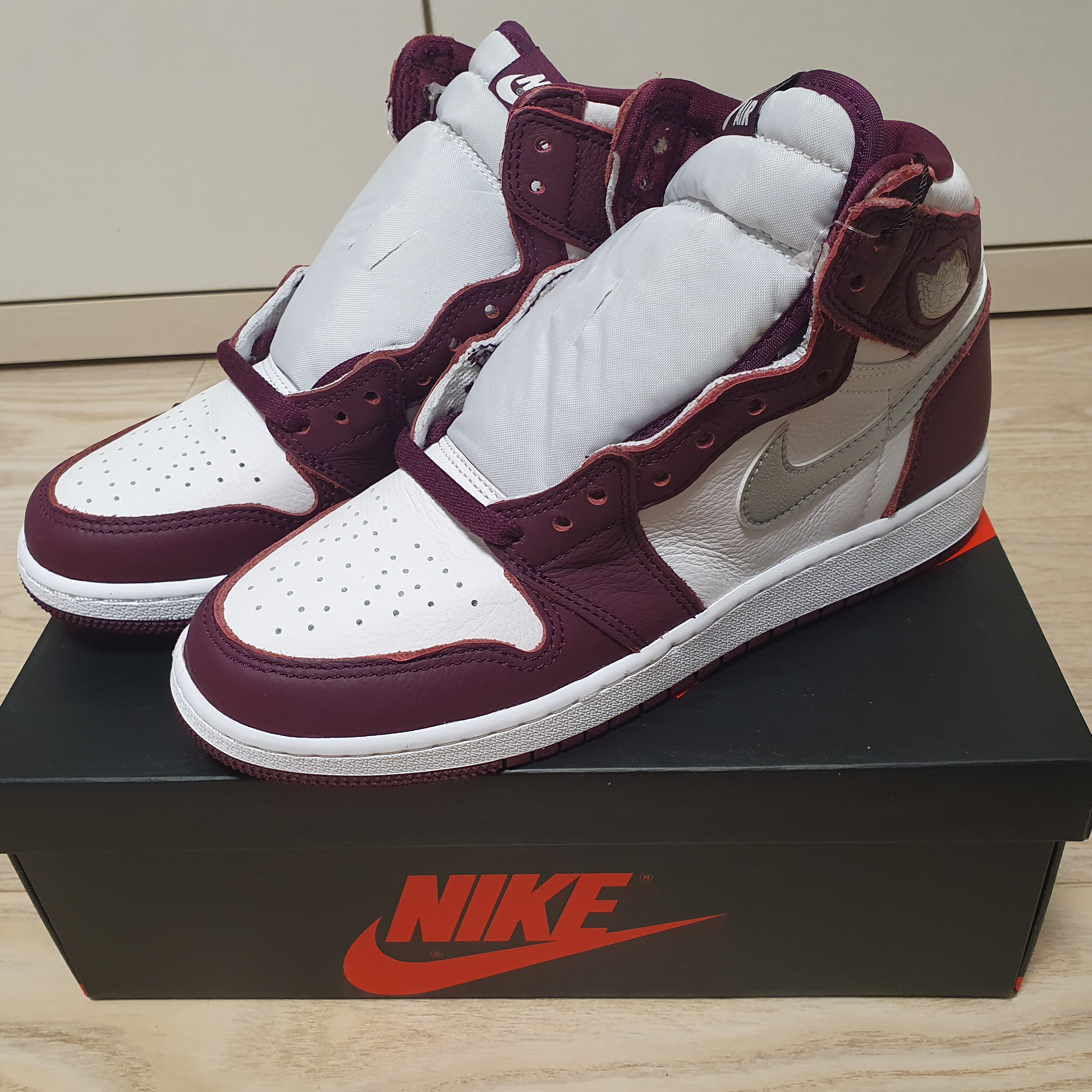 (GS) Jordan 1 Retro High OG Bordeaux 착용 스타일