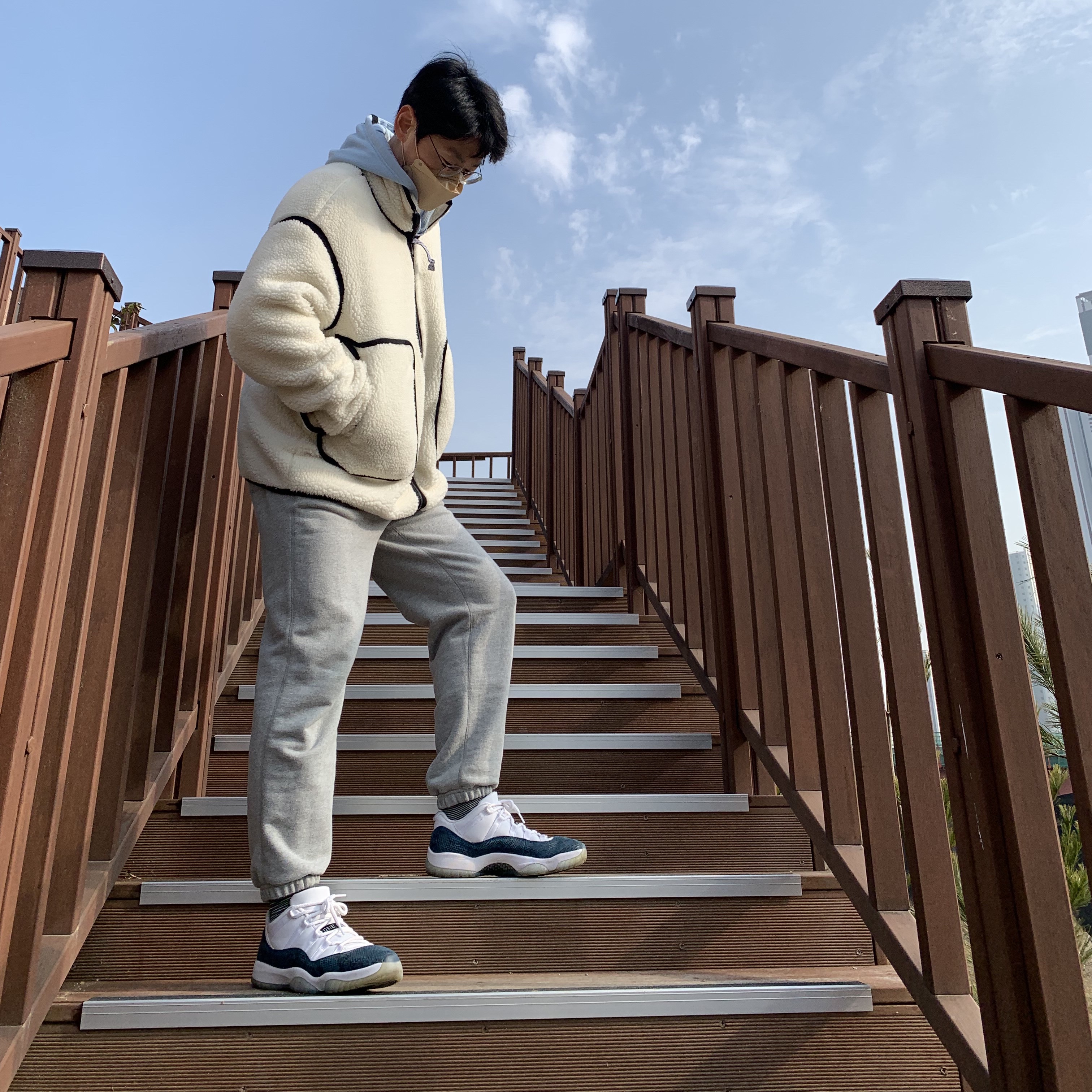 Jordan 11 Retro Low Navy Snakeskin 2019 착용 스타일 - 2