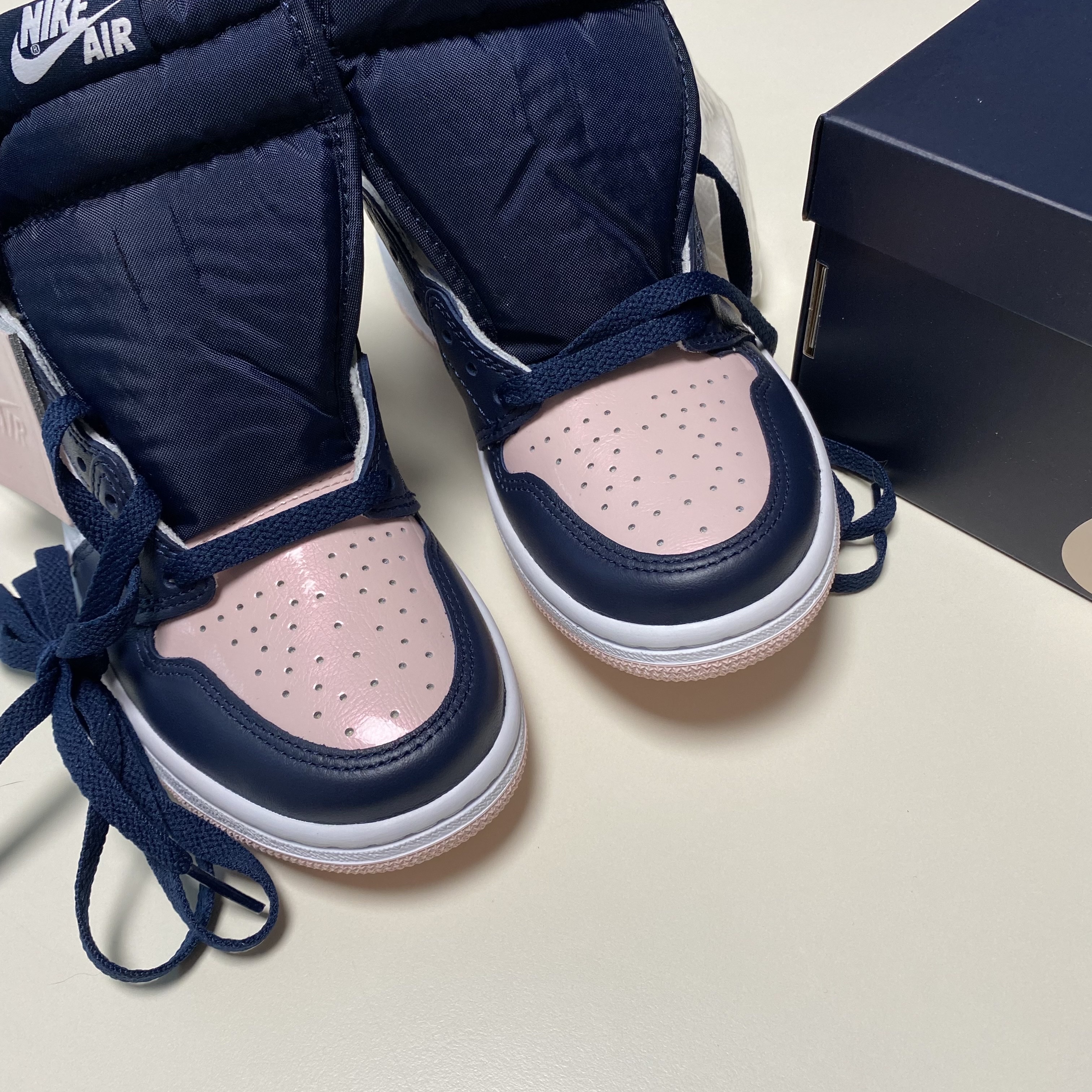 (W) Jordan 1 Retro High OG Atmosphere 착용 스타일 - 2
