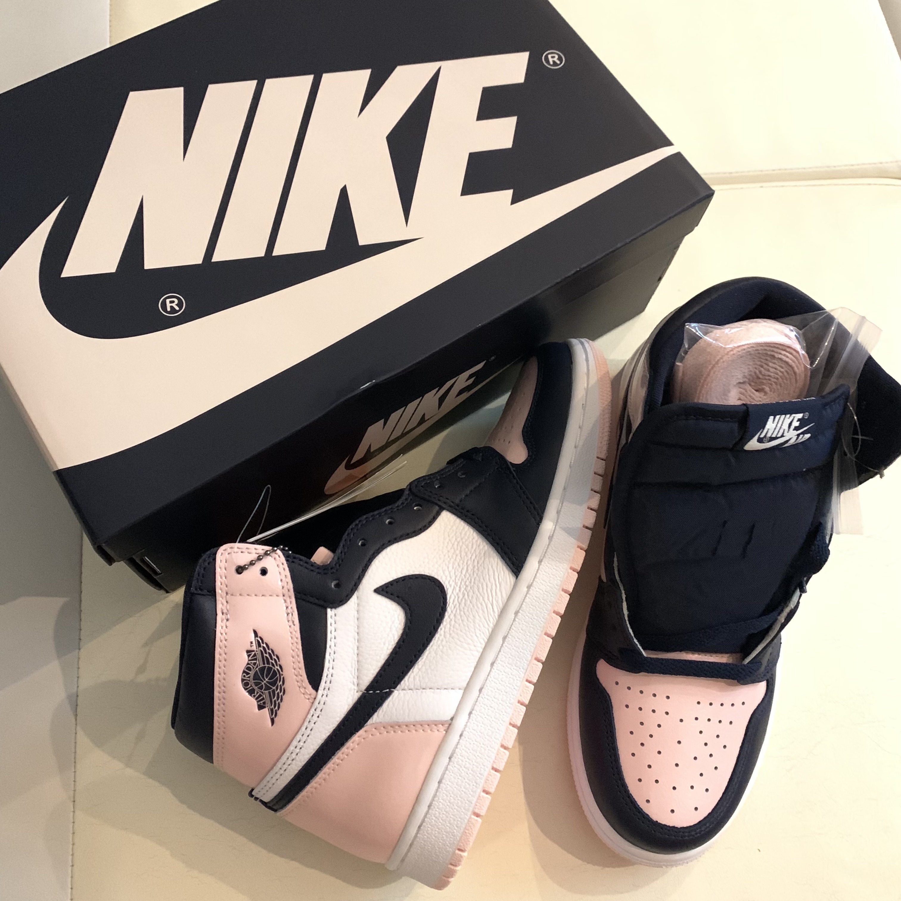 (W) Jordan 1 Retro High OG Atmosphere 착용 스타일