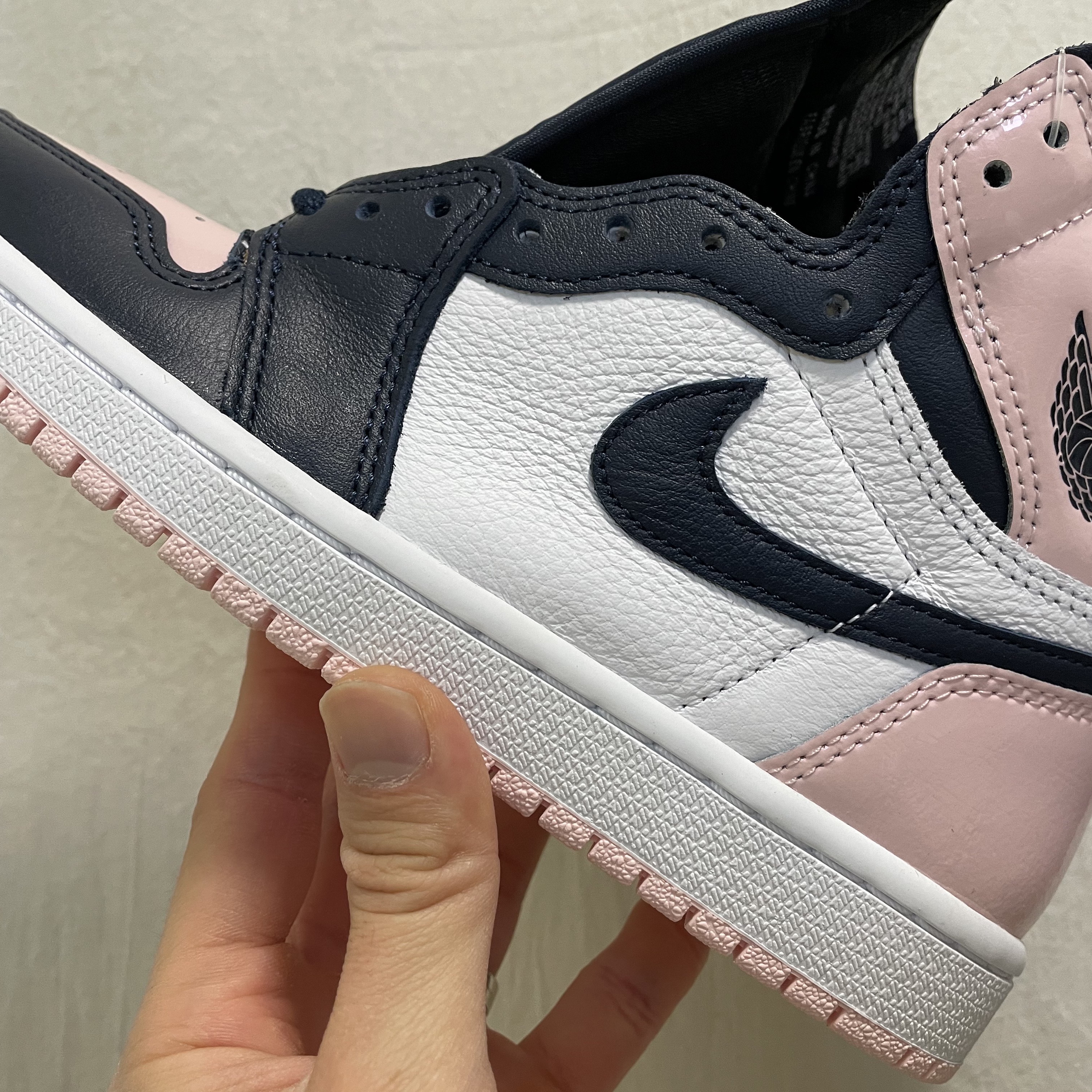 (W) Jordan 1 Retro High OG Atmosphere 착용 스타일 - 1