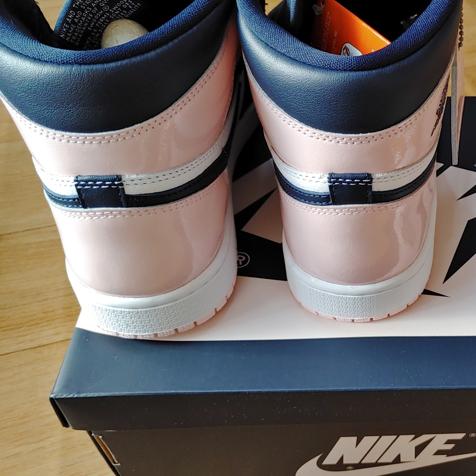 (W) Jordan 1 Retro High OG Atmosphere 착용 스타일 - 3