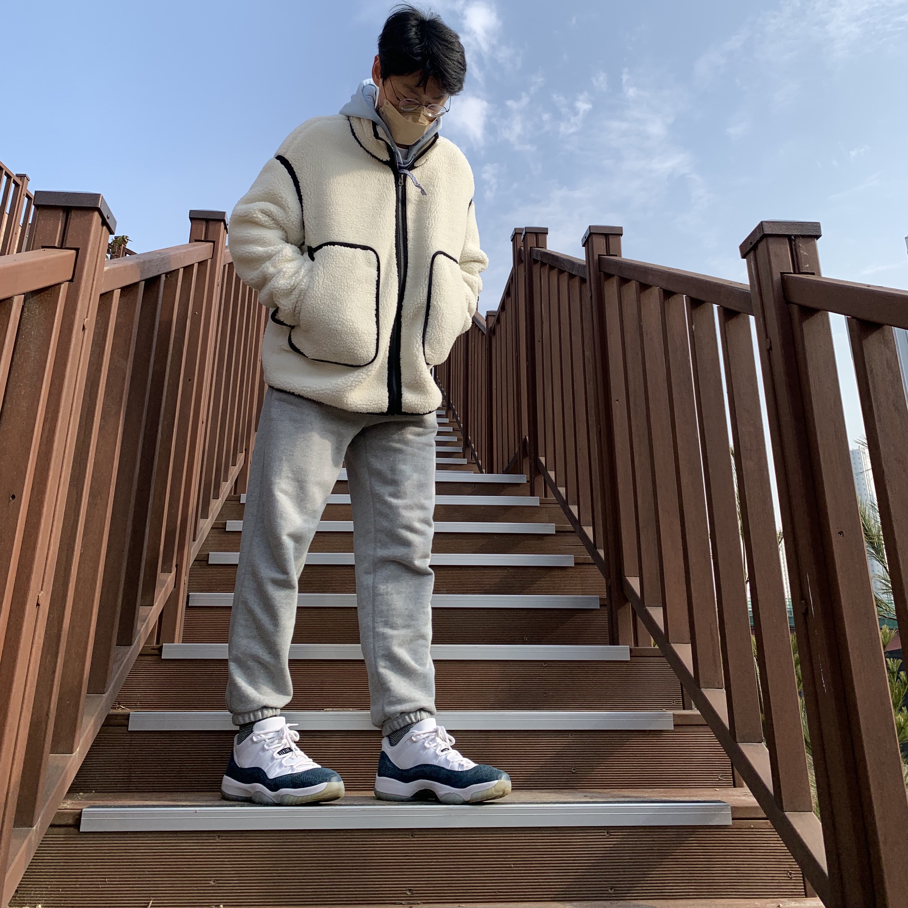 Jordan 11 Retro Low Navy Snakeskin 2019 착용 스타일 - 3