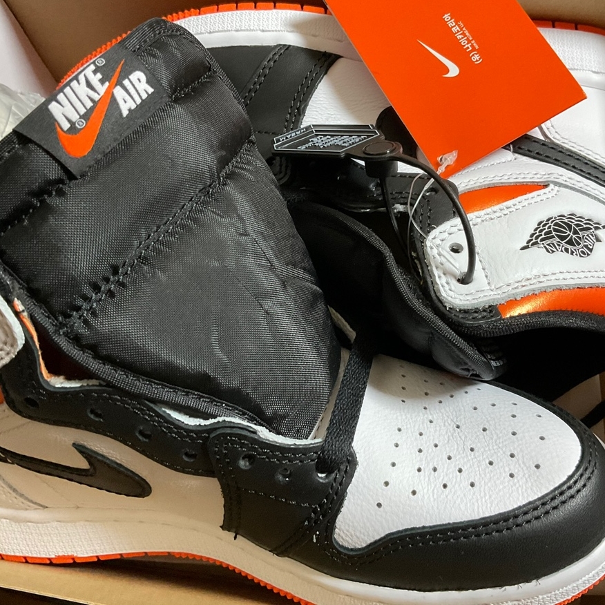 Jordan 1 Retro High OG Electro Orange 착용 스타일 - 1