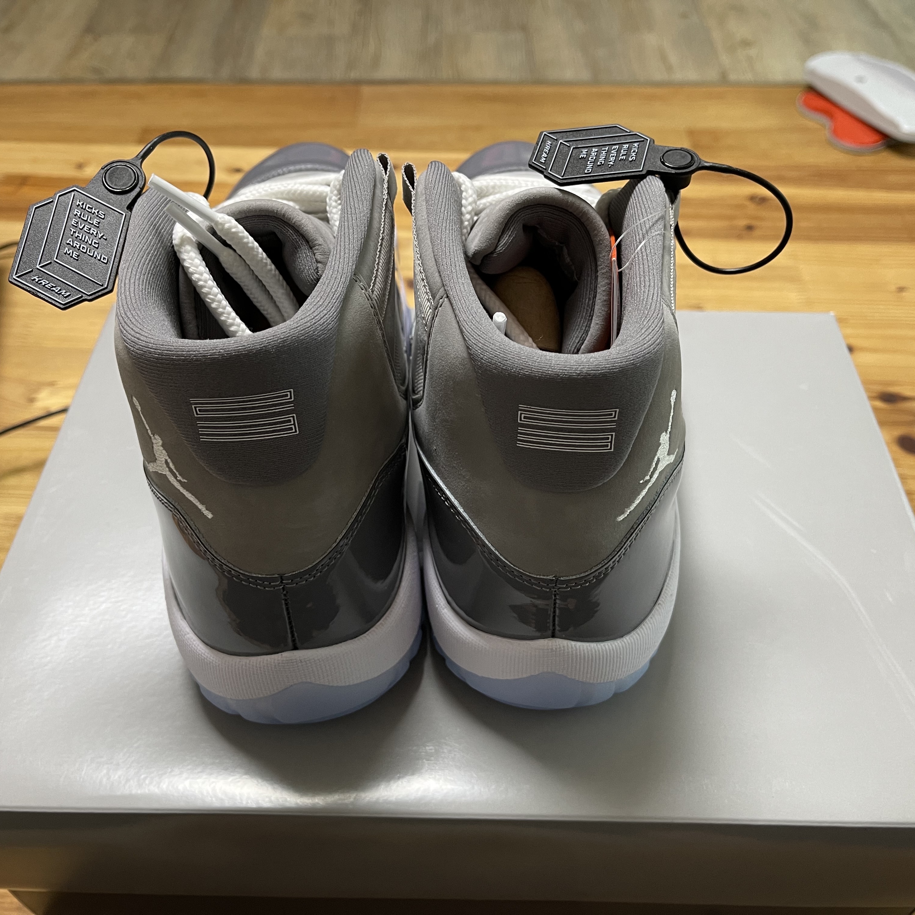Jordan 11 Retro Cool Grey 2021 착용 스타일 - 3
