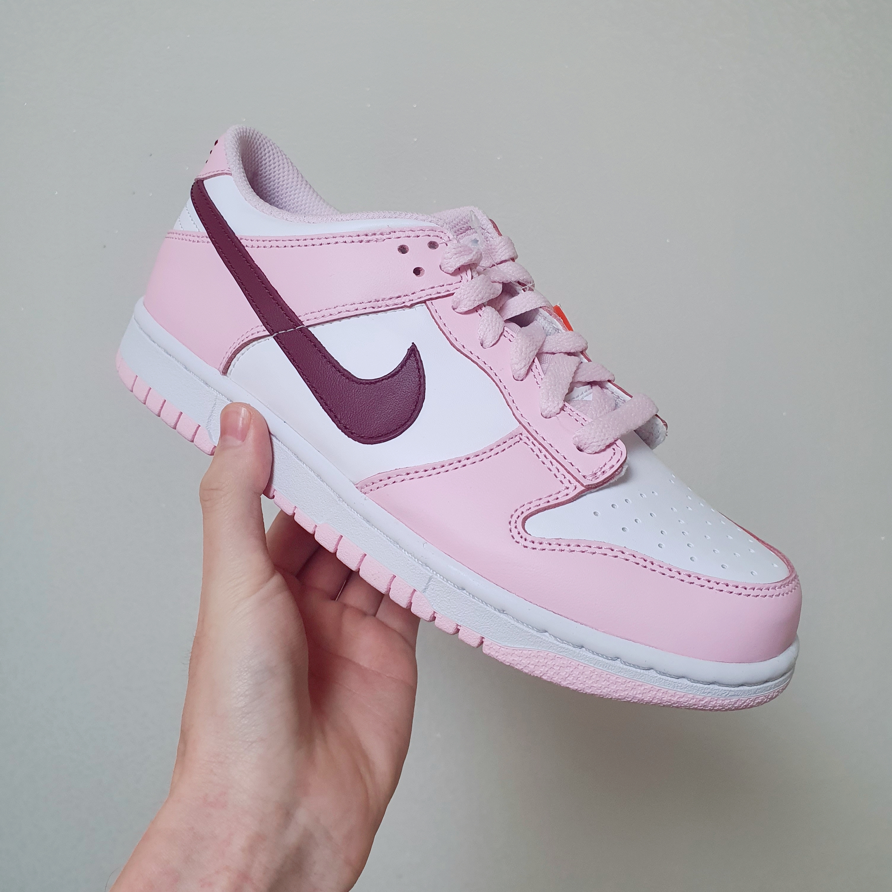 (GS) Nike Dunk Low Pink Foam 착용 스타일 - 2