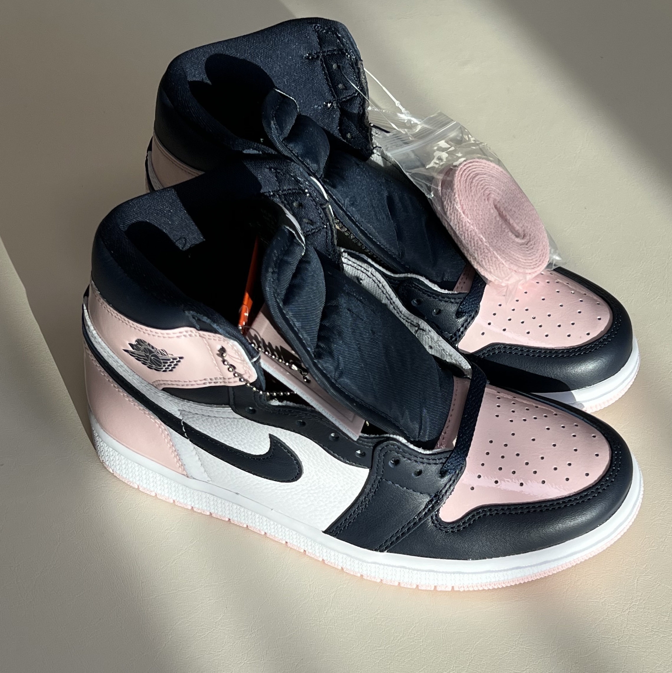 (W) Jordan 1 Retro High OG Atmosphere 착용 스타일 - 2