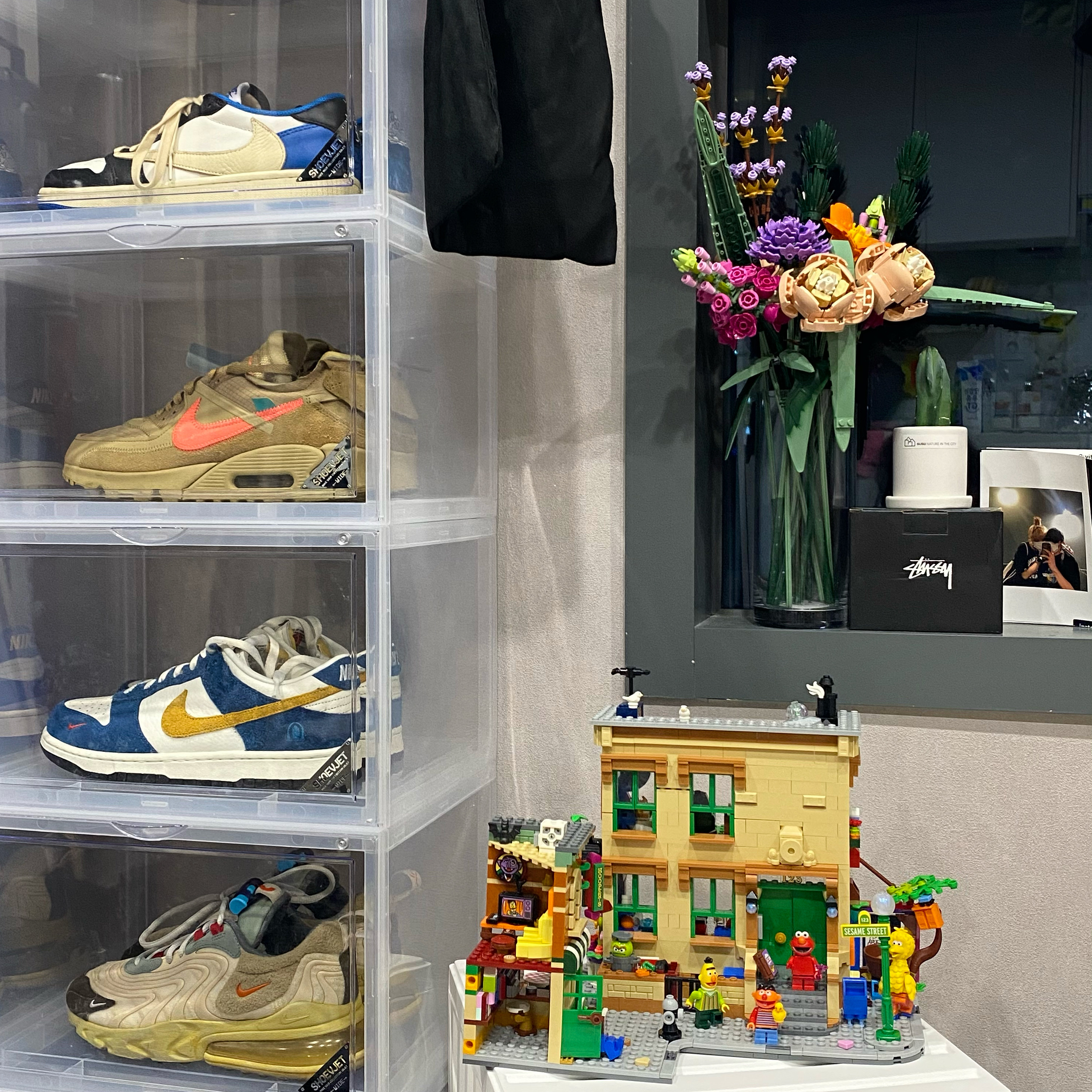 Nike x Kasina Dunk Low 80's Bus, Jordan 1 x Travis Scott x Fragment Retro Low OG SP Military Blue 착용 스타일