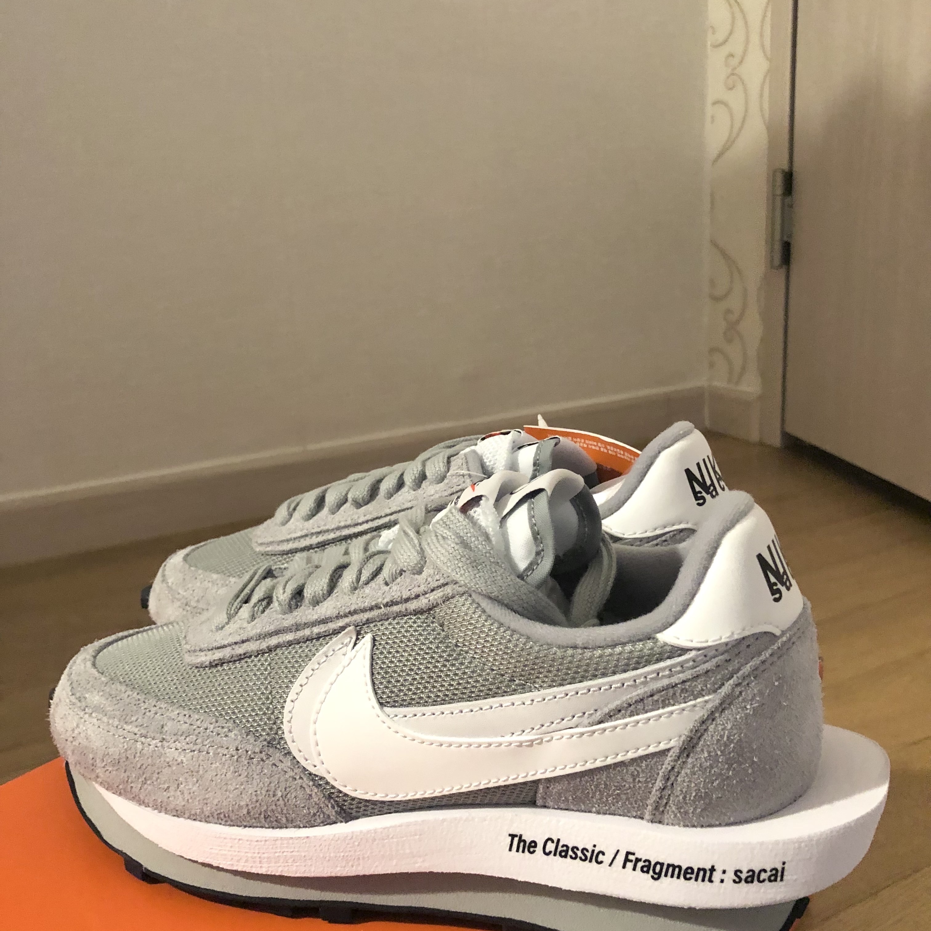 Nike x Sacai x Fragment LDWaffle Light Smoke Grey 착용 스타일 - 2