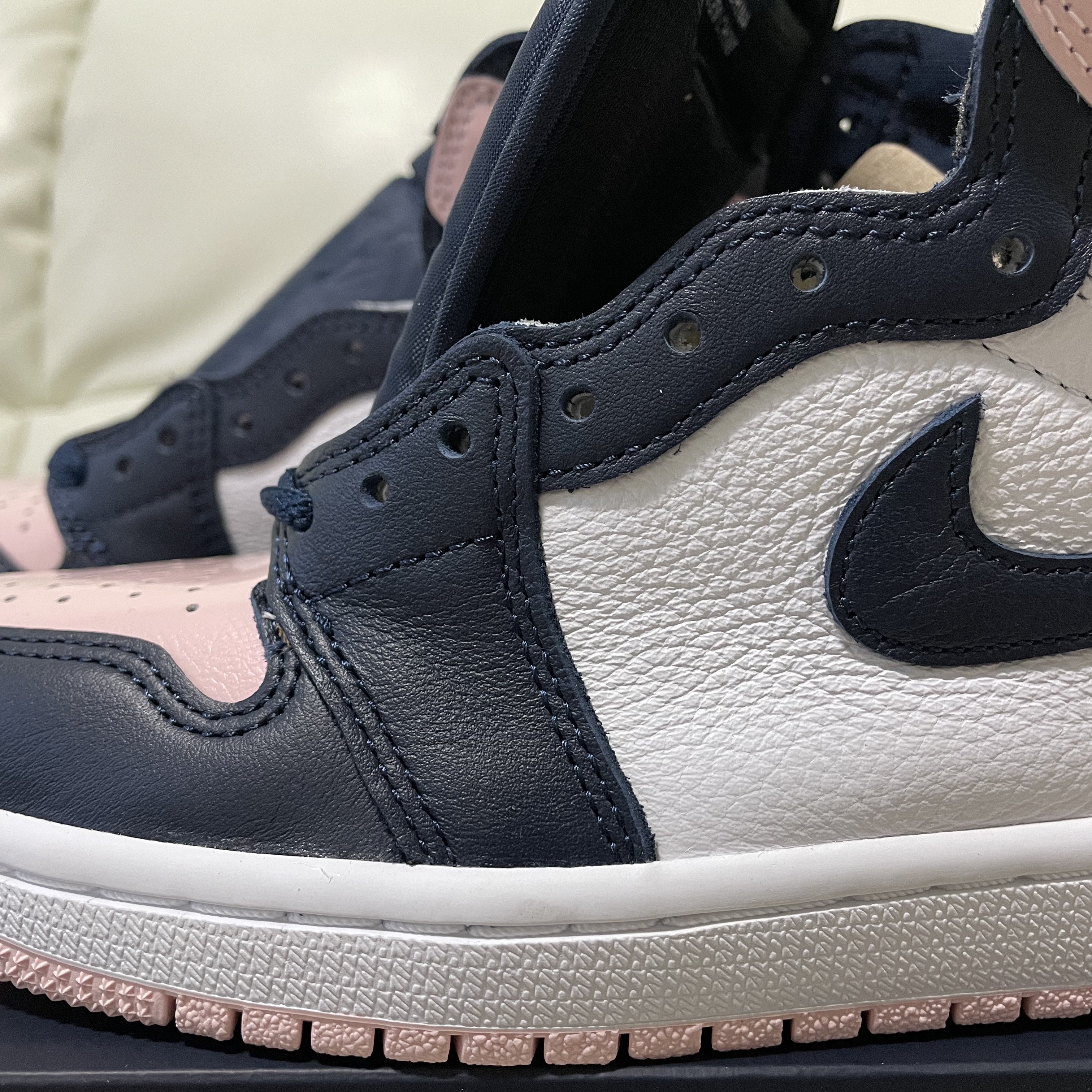 (W) Jordan 1 Retro High OG Atmosphere 착용 스타일 - 2