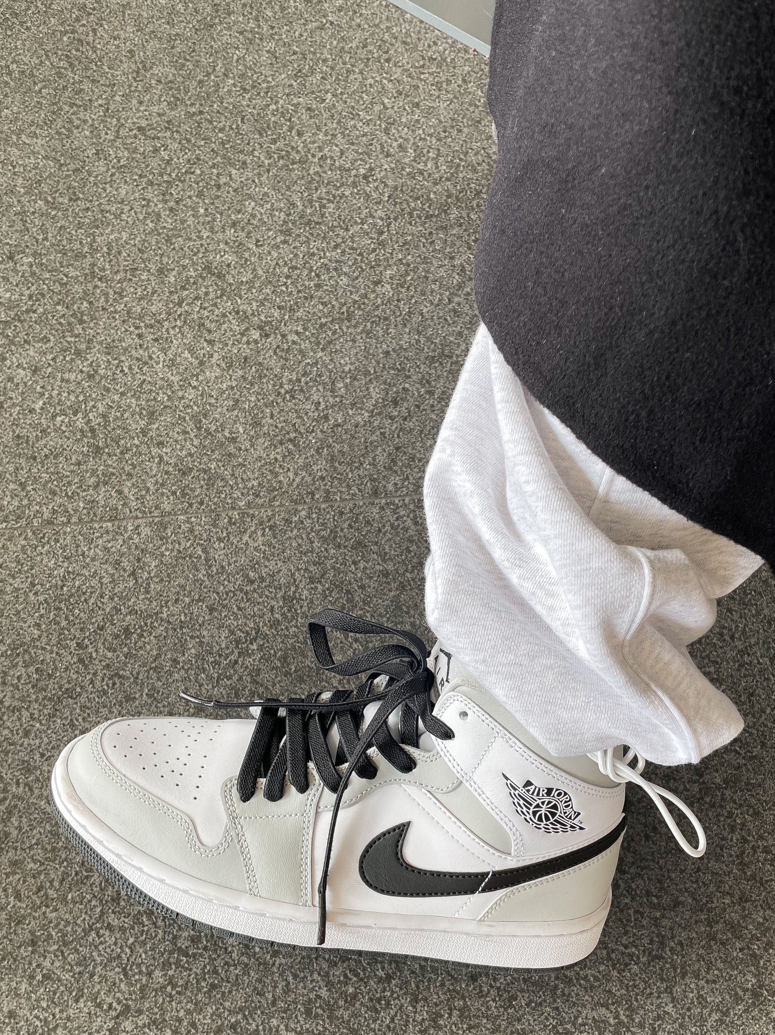 (W) Jordan 1 Mid Grey Fog 착용 스타일 - 4