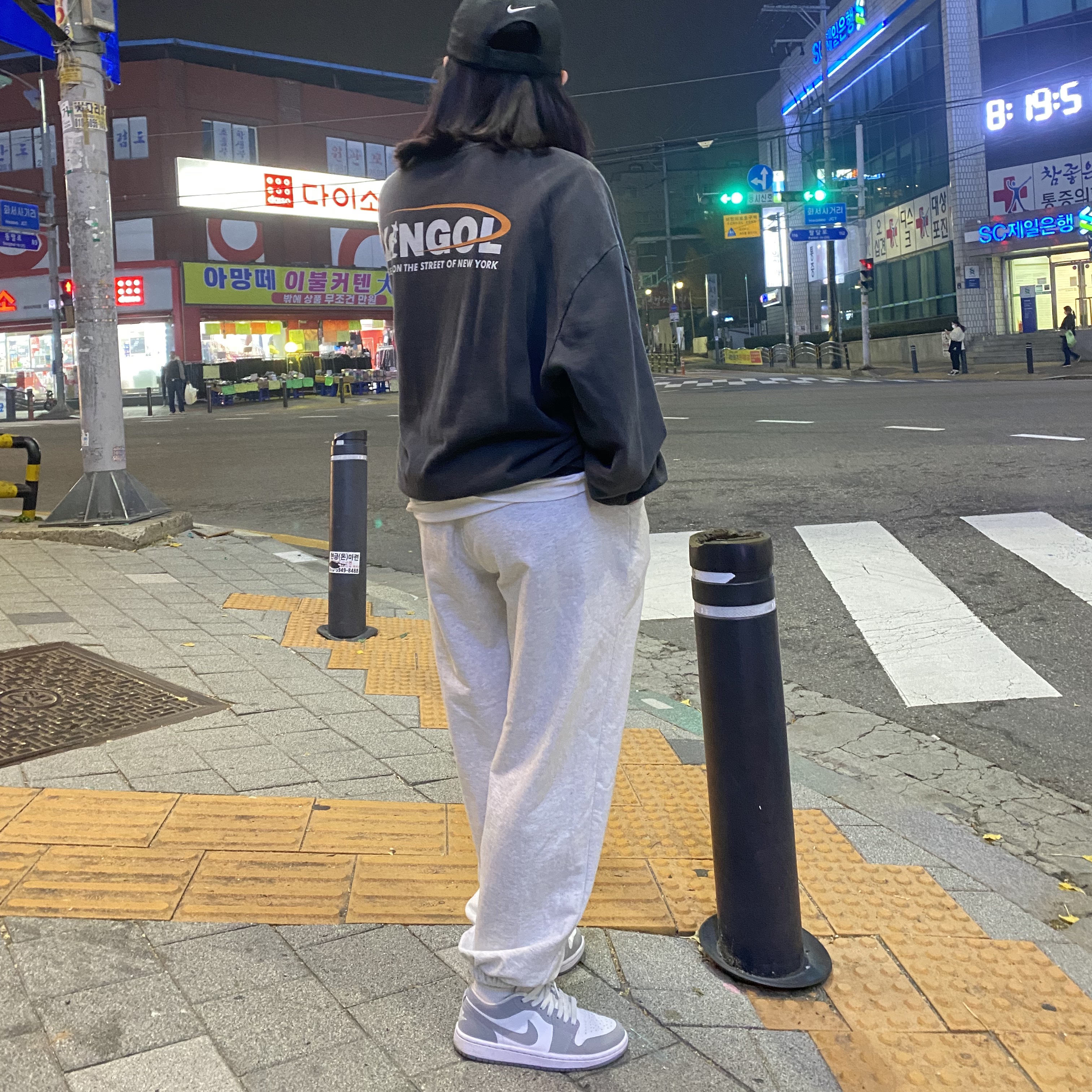 (W) Jordan 1 Low White Wolf Grey 착용 스타일 - 2
