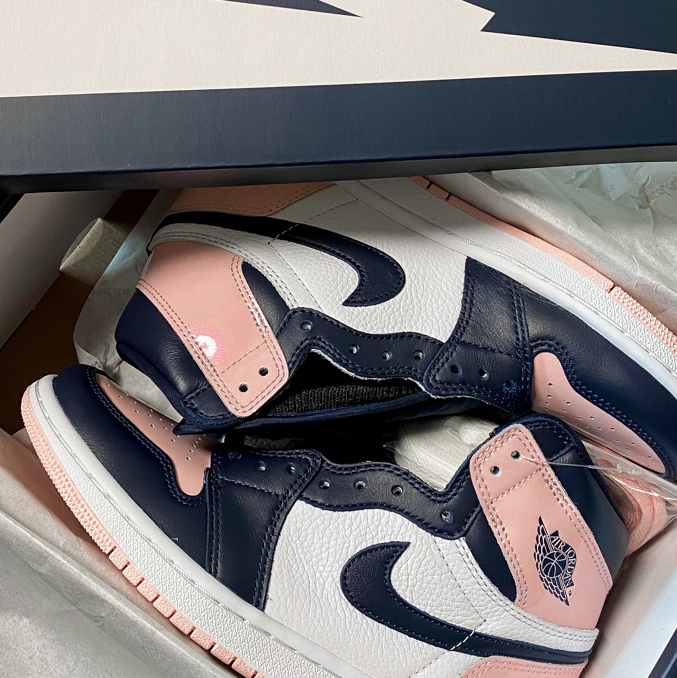 (W) Jordan 1 Retro High OG Atmosphere 착용 스타일