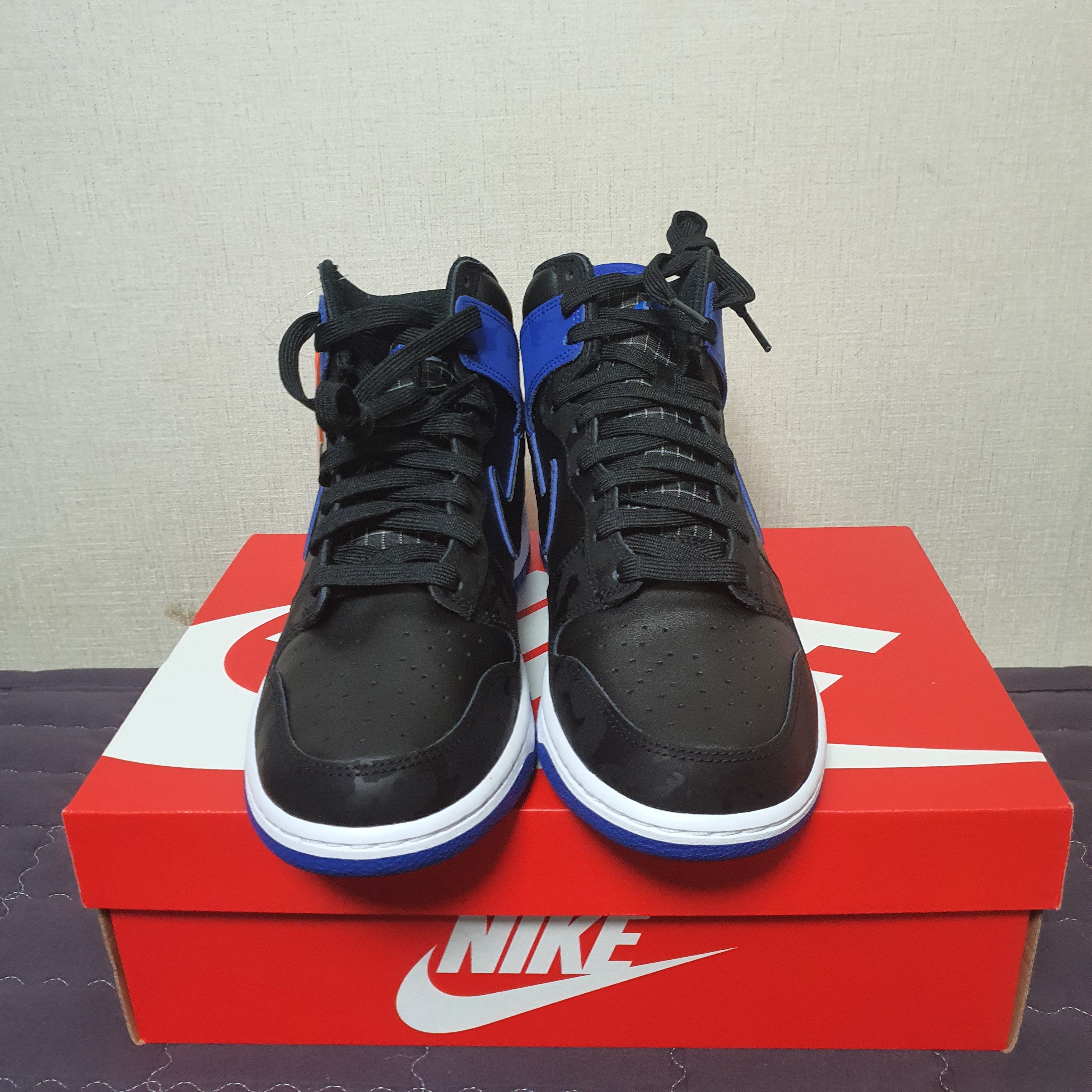Nike Dunk High Retro SE Camo Black Royal 착용 스타일 - 1