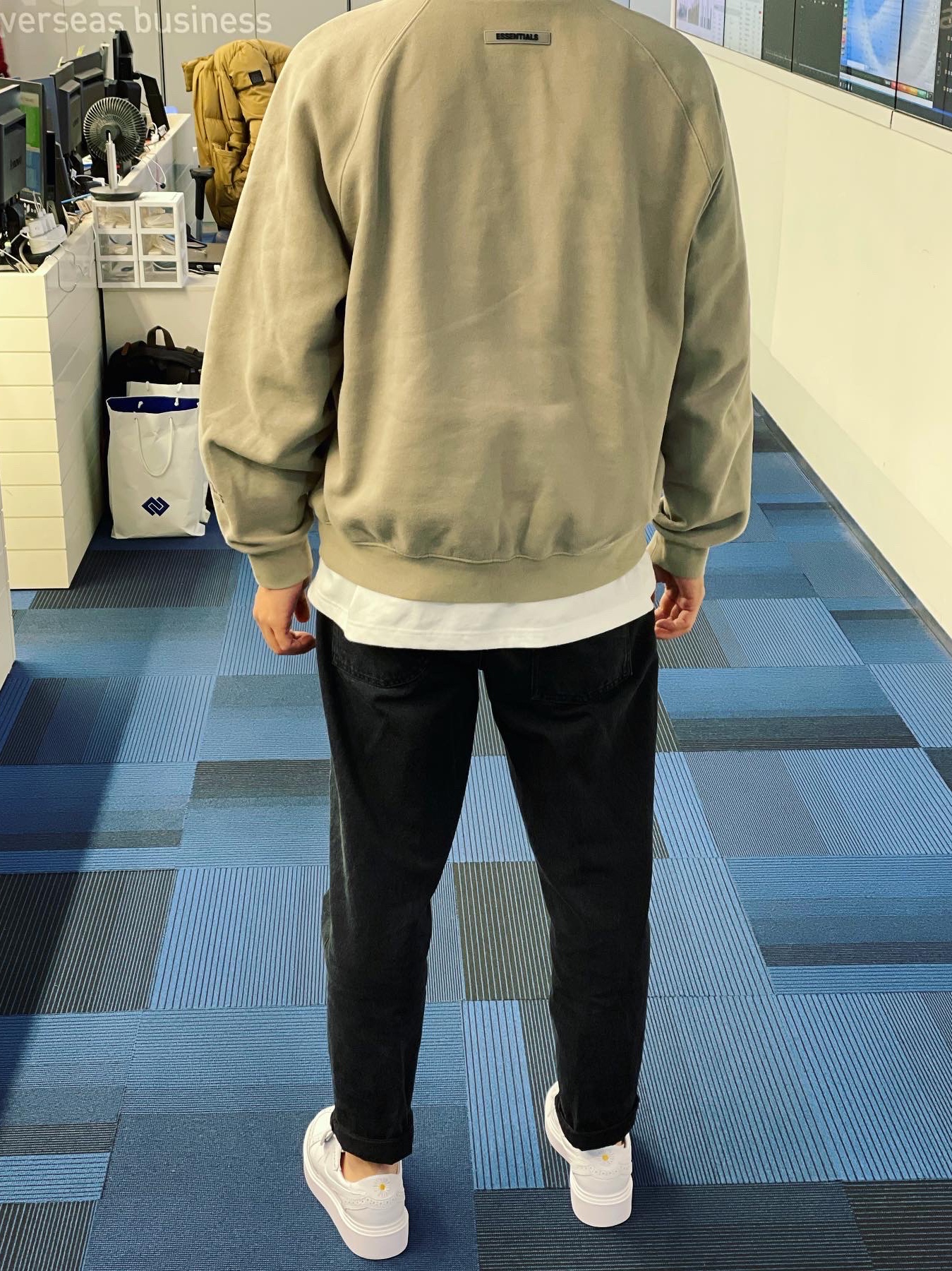 Nike x Peaceminusone Kwondo1 White, Essentials 3D Silicon Applique Crewneck Olive/Khaki - 20FW 착용 스타일 - 3