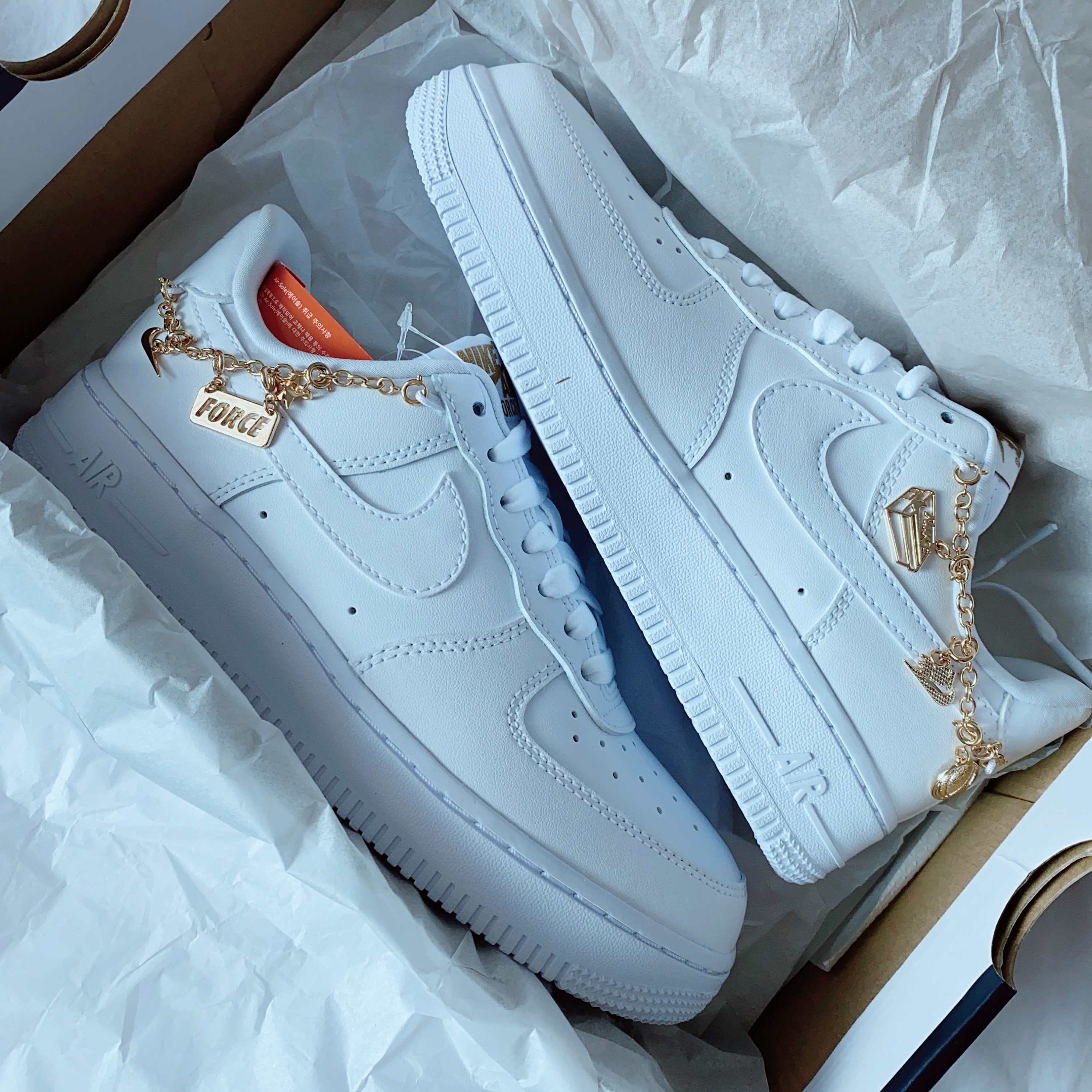 (W) Nike Air Force 1 '07 LX White Pendant 착용 스타일 - 1