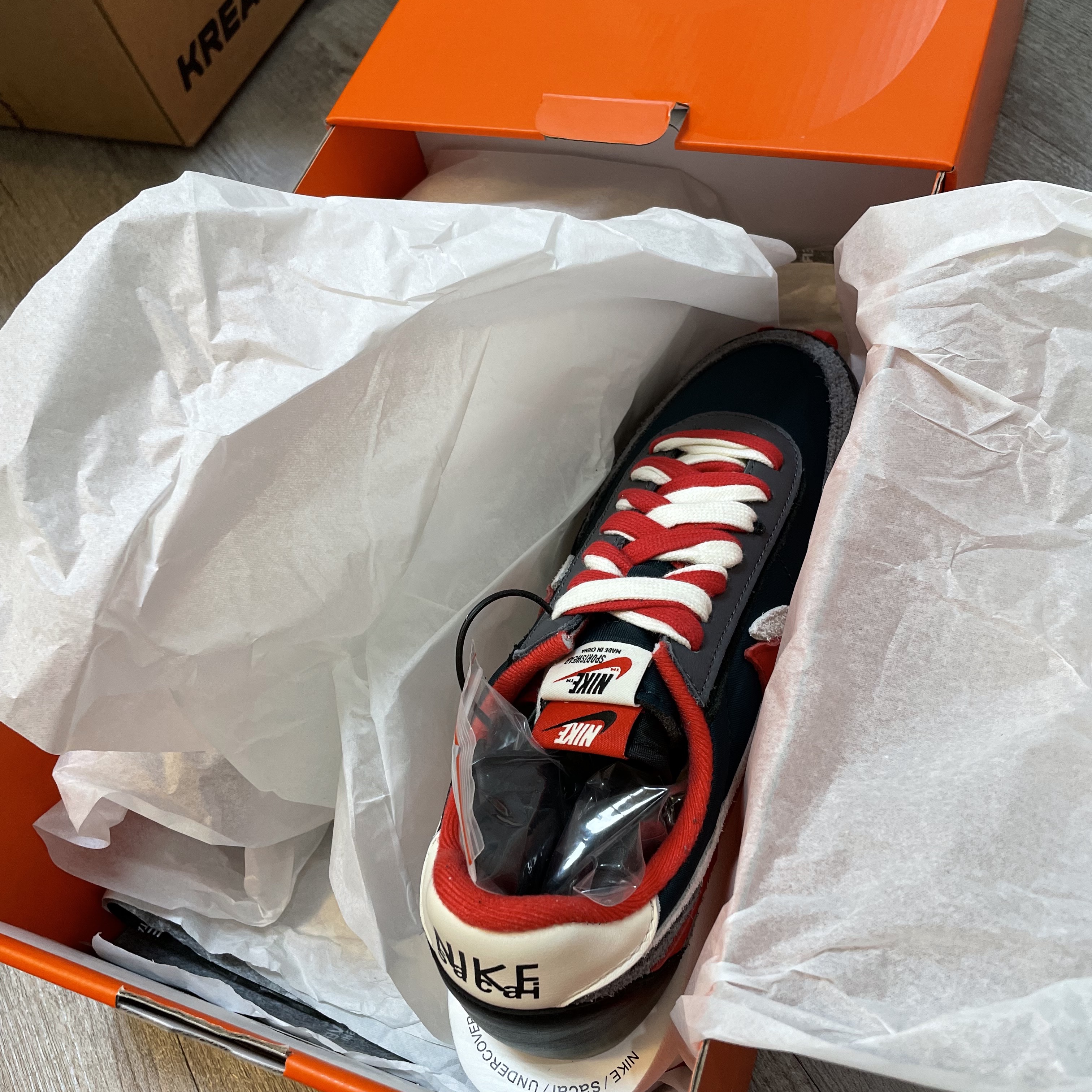 Nike x Sacai x Undercover LDWaffle Midnight Spruce University Red 착용 스타일 - 3