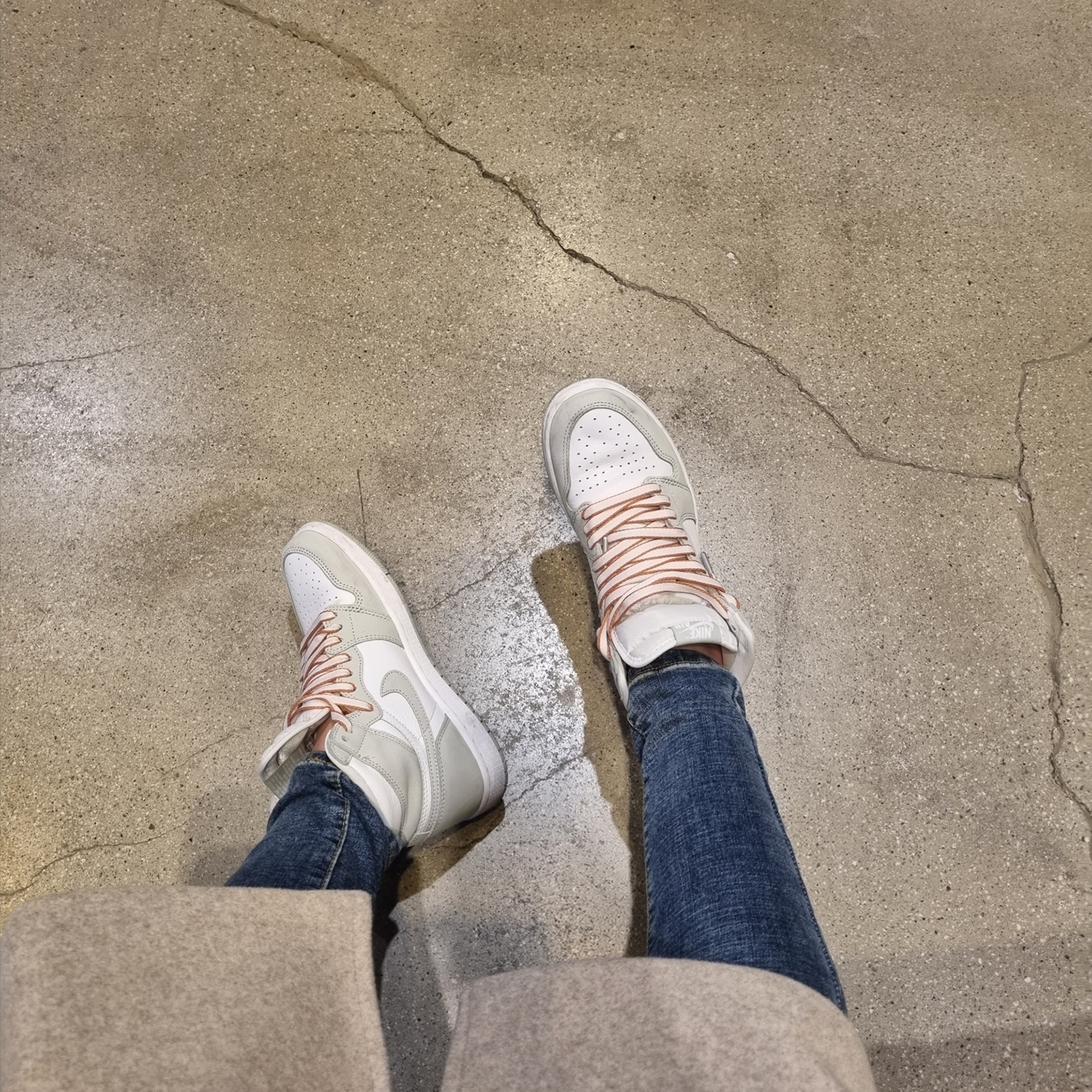 (W) Jordan 1 Retro High OG Seafoam 착용 스타일