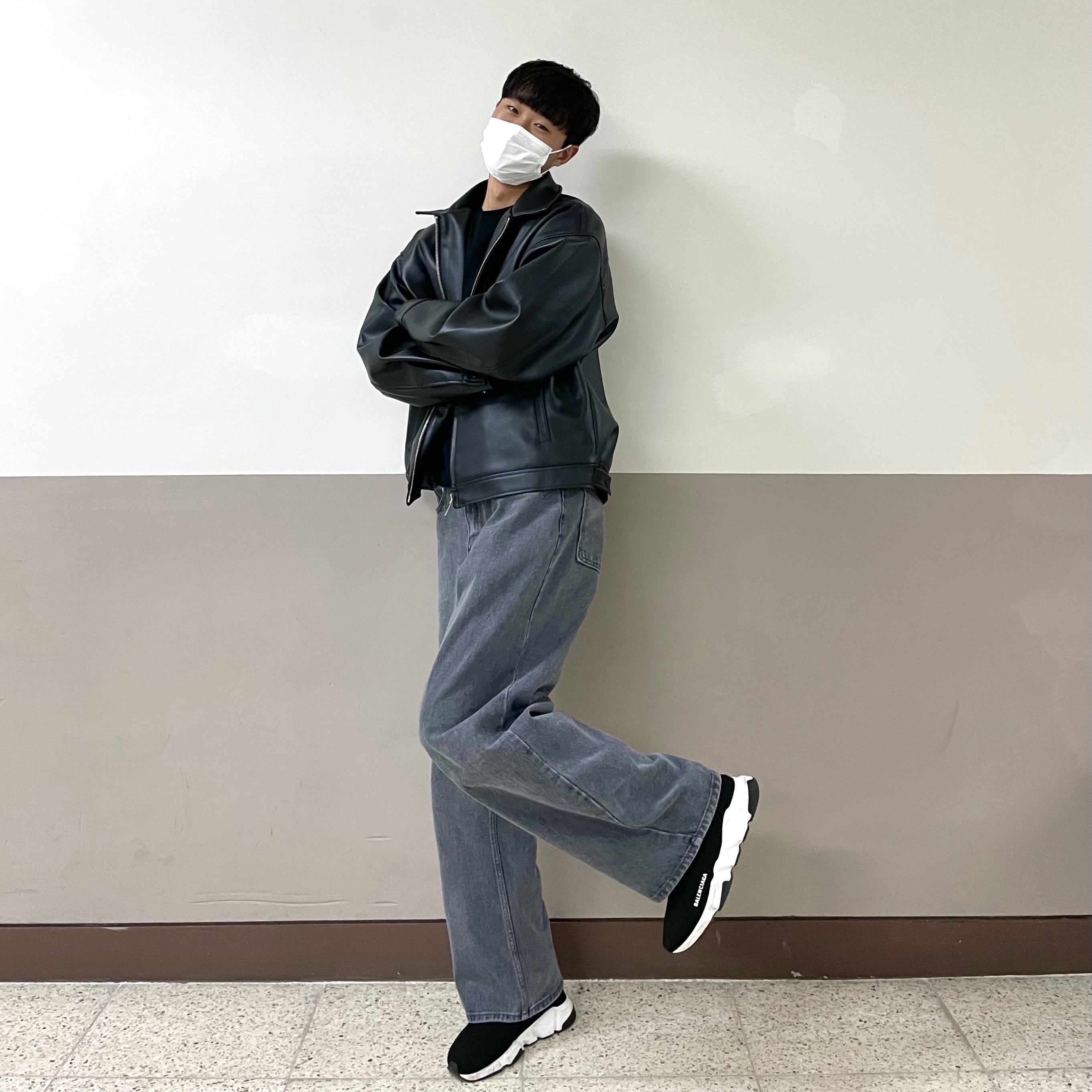 Balenciaga Speed Trainer Black White 2021/2022 착용 스타일