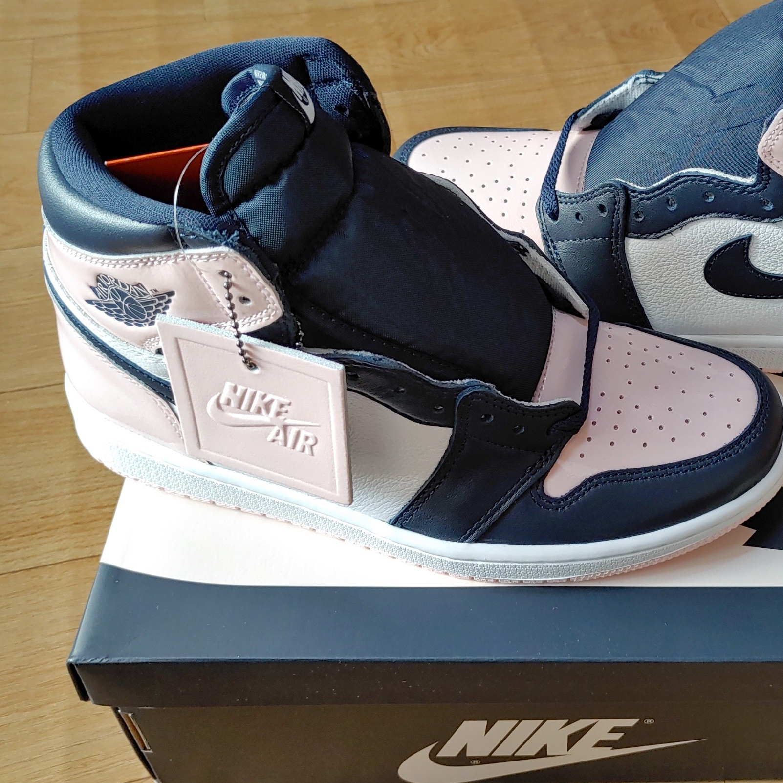 (W) Jordan 1 Retro High OG Atmosphere 착용 스타일 - 1